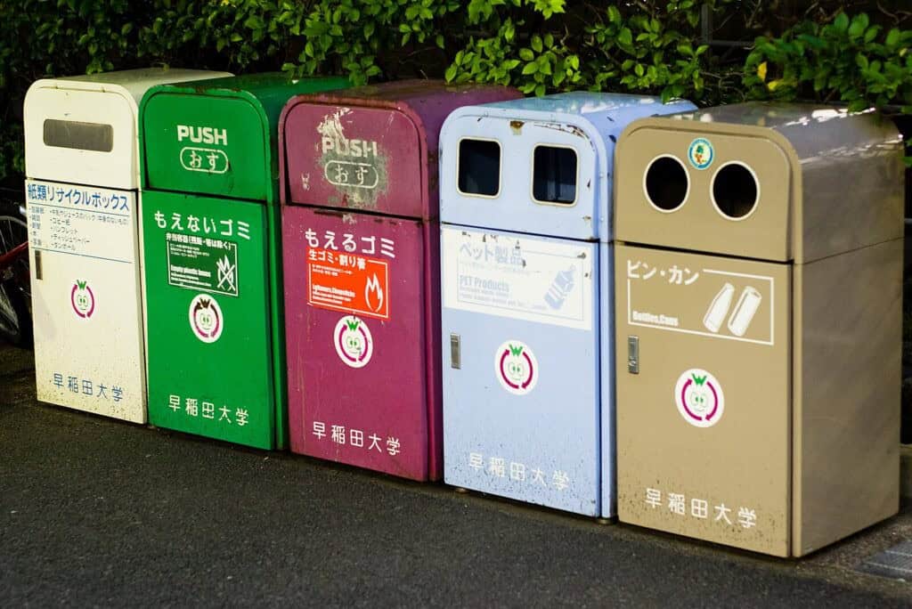 Americans Think These Habits Are Strange But Japan Thinks America Is the Strange One: 7 Normal Things in Japan That Feel Completely Bizarre to Americans 3 image 1