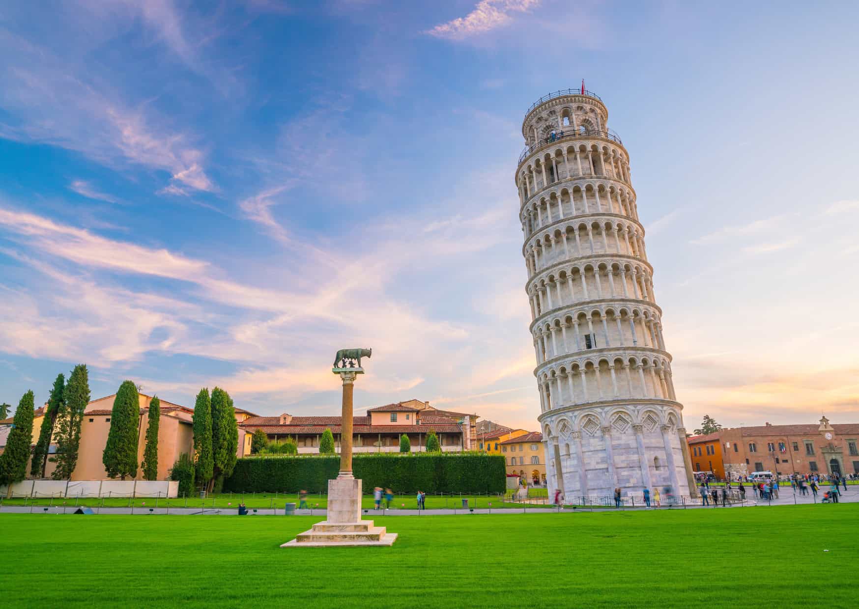 7 Tourist Traps in Europe That Are Actually Worth Your Money 4 7 Tourist Traps in Europe That Are Actually Worth Your Money 3