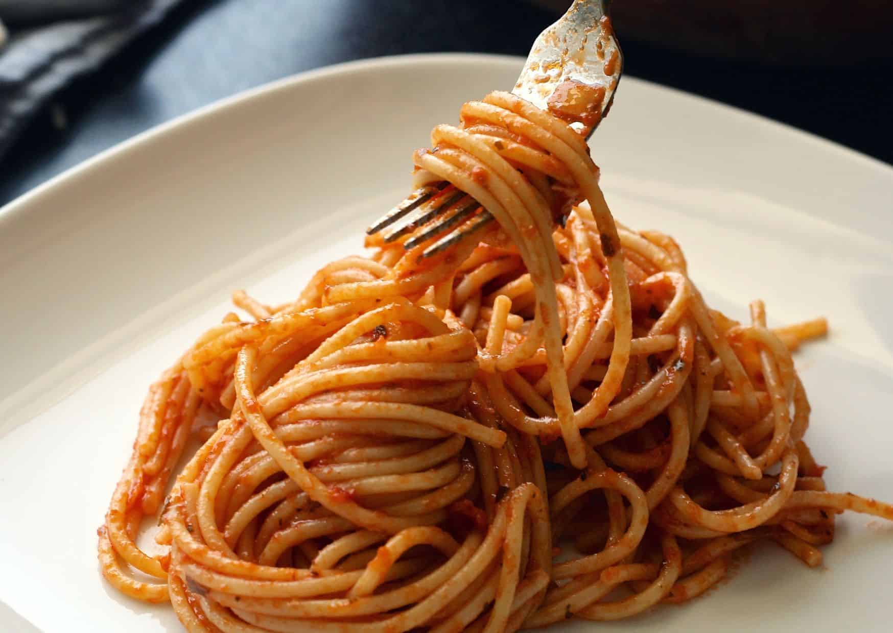 How to Make Spaghetti alla Chitarra, Italy’s Most Underrated Pasta 3 How To Make Spaghetti a la Chitarra (Recipe Guide)