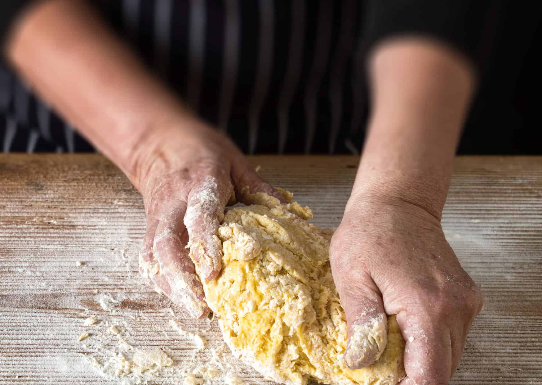 How to Make Spaghetti alla Chitarra, Italy’s Most Underrated Pasta 2 How To Make Spaghetti a la Chitarra (Recipe Guide)