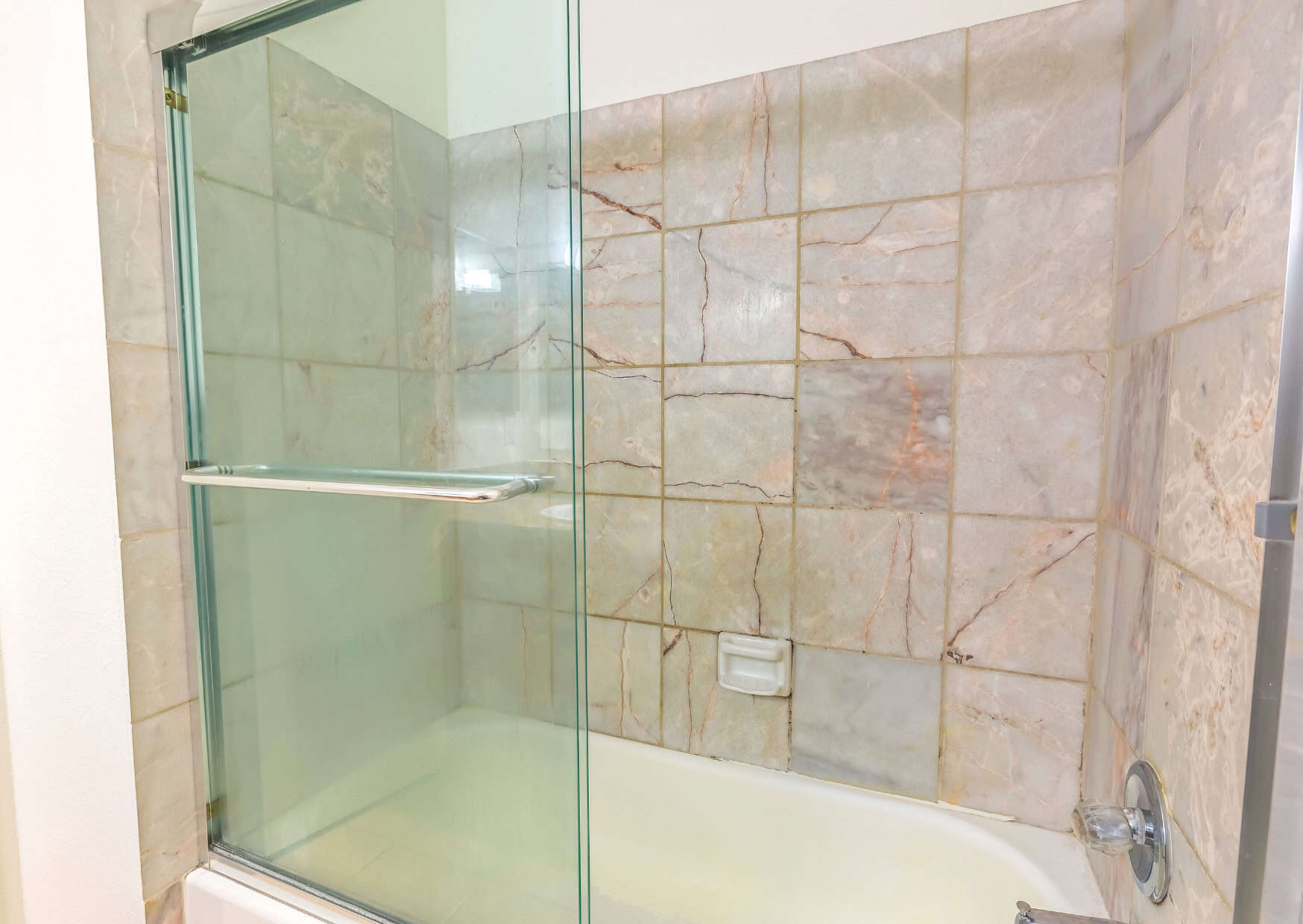 How Europeans Shower Differently Than Americans: The European Shower Habit That Leaves Americans Totally Baffled 2 The European Shower Habit That Americans Find Completely Backwards 2