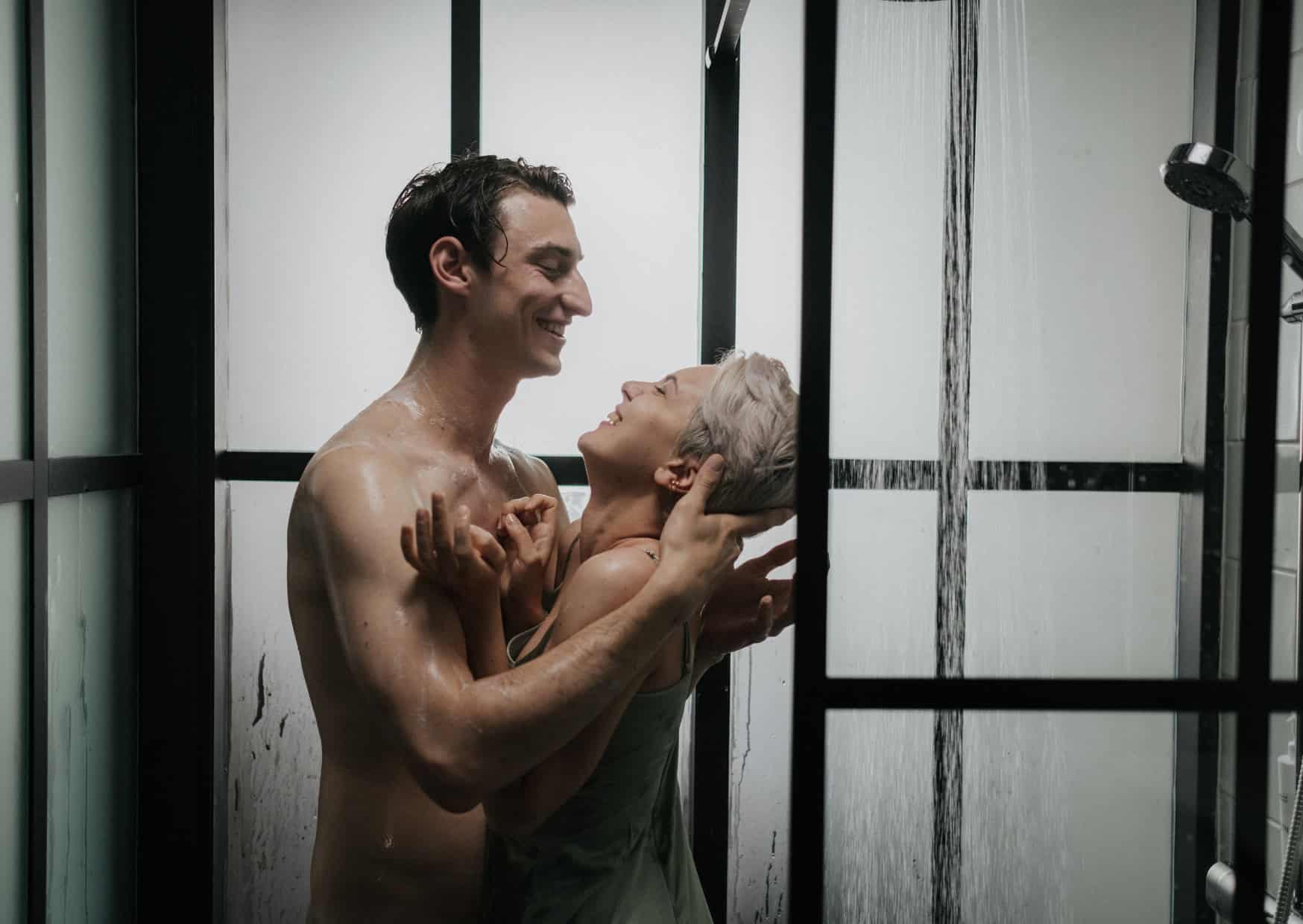 How Europeans Shower Differently Than Americans: The European Shower Habit That Leaves Americans Totally Baffled 5 The European Shower Habit That Americans Find Completely Backwards 4