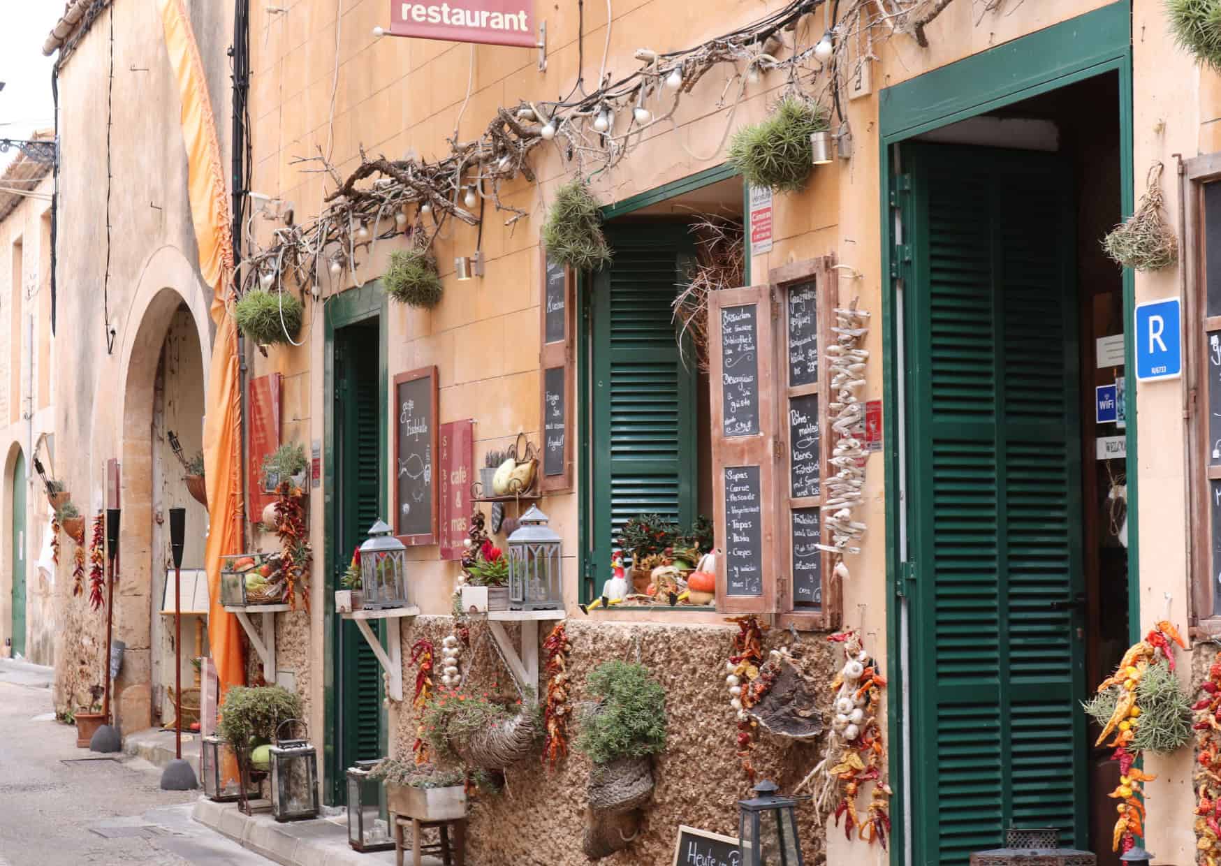 Why Tourists Get Spain’s Siesta Completely Wrong (8 Daily Life Truths) 2 The Truth About Siesta 4