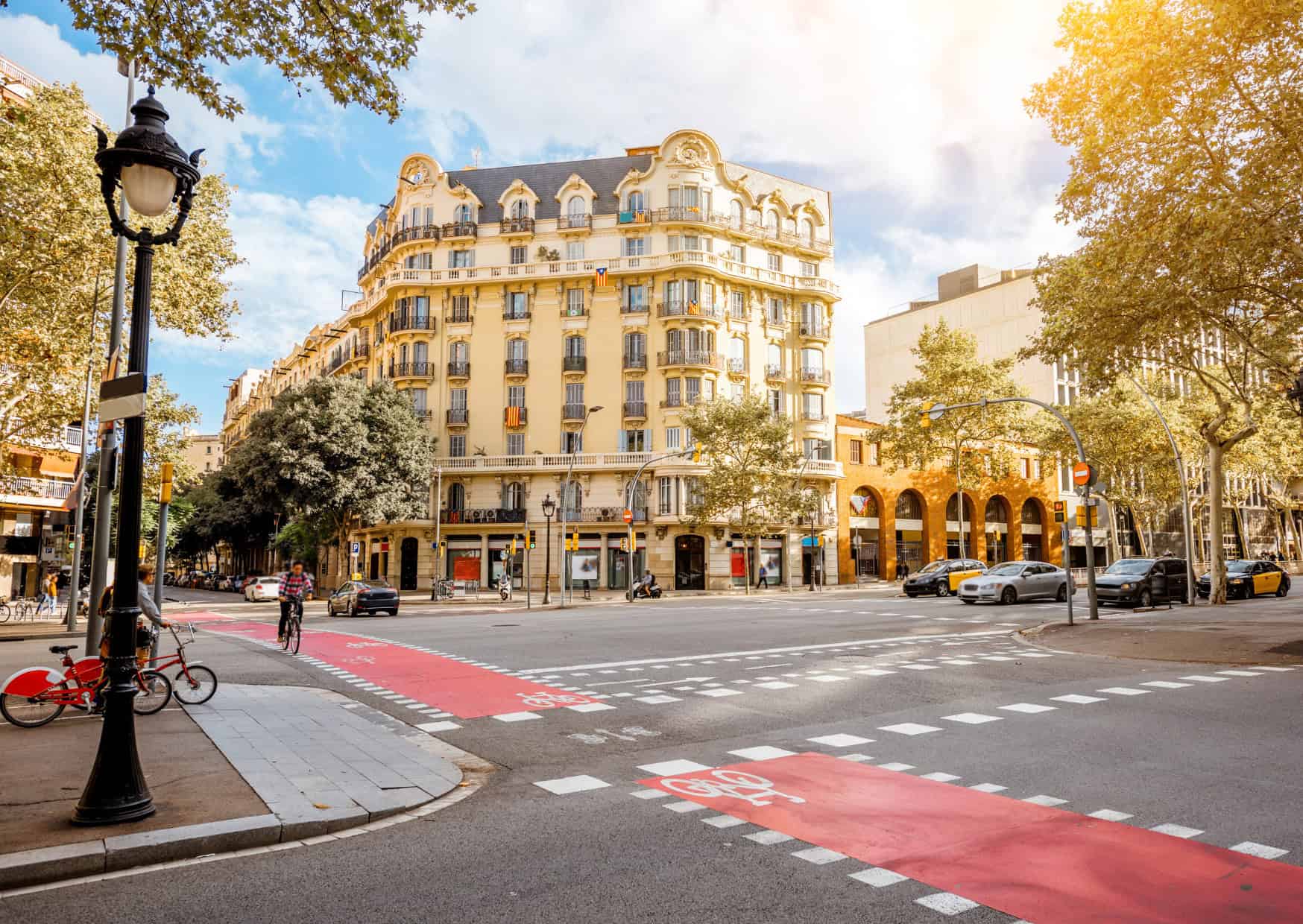 Why Americans Might Be Traveling All Wrong (And What Europeans Get Right) 3 Why European Cities Are Designed for Walking