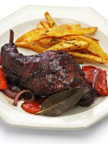 How To Make Coniglio in Umido (Braised Rabbit in Wine and Herbs) - Recipe Guide