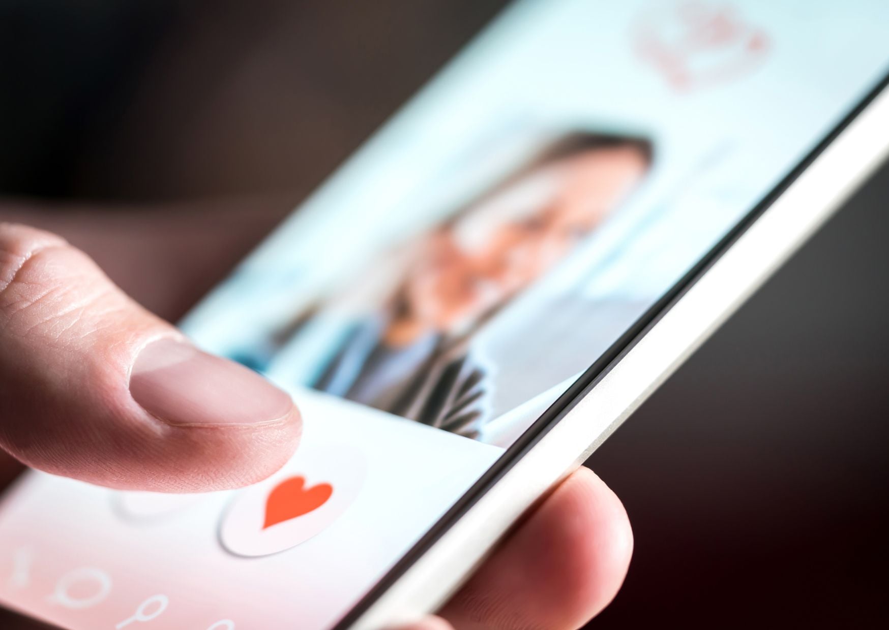 The Ultimate Guide to Global Dating: How Travelers Actually Find Romance 1 How to Date While Traveling: The Ultimate Guide to International Romance