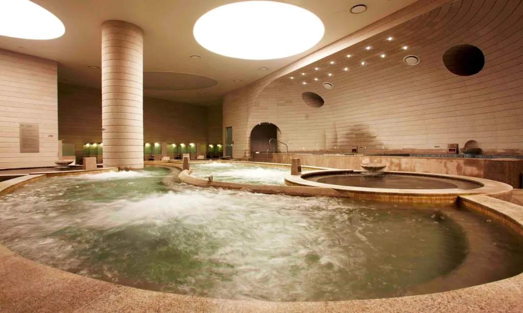 9 Korean Sauna Habits That Make American Spa Culture Look Extremely Reserved 2 Korean spa rules 1