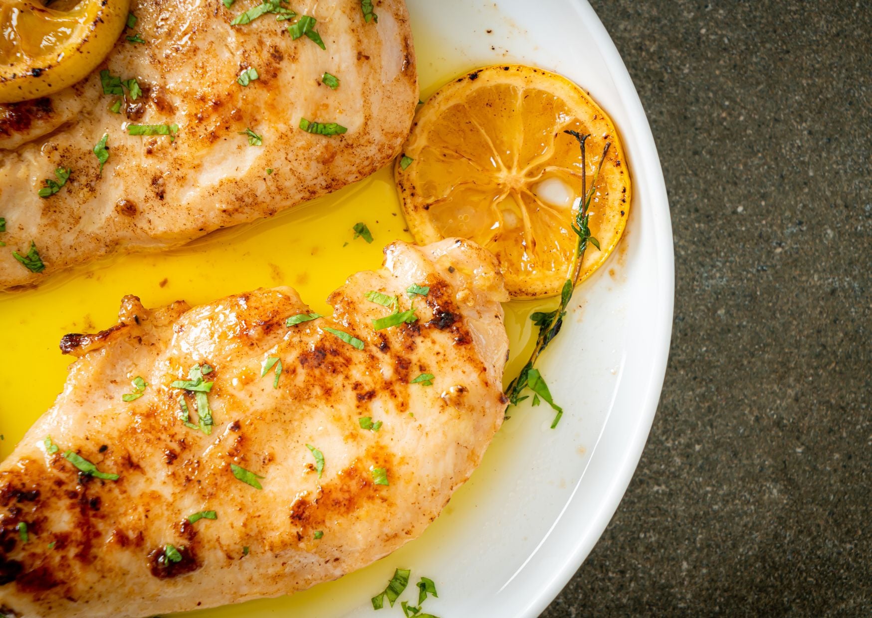 Forget Dry Chicken Breast, These Lemon Chicken Thighs Are Better: How to Make Lemon Chicken Thighs That Stay Juicy and Full of Flavor 3 How To Make Lemon Chicken Thighs (Recipe Guide)