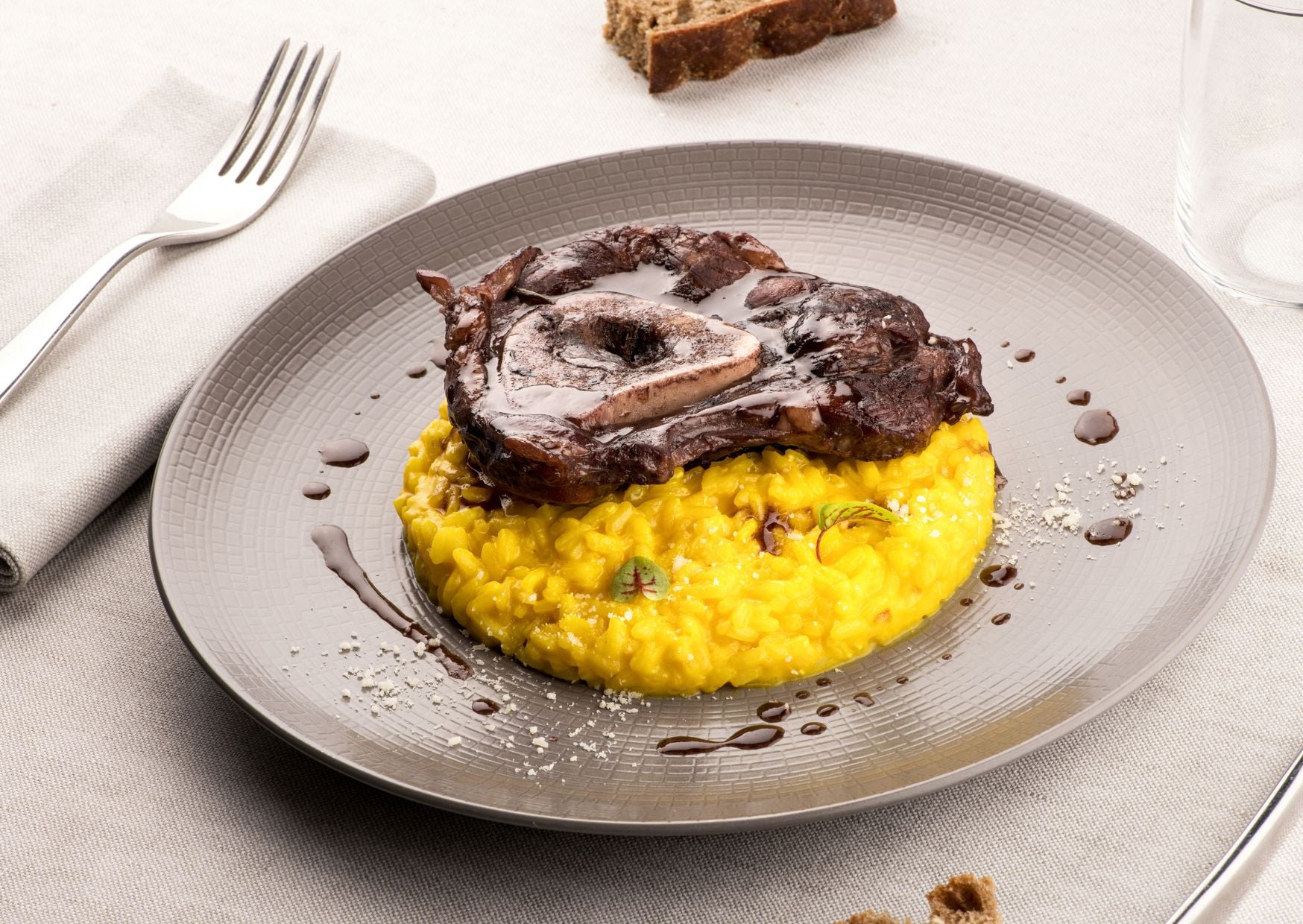 Forget Beef Stew: How To Make Ossobuco alla Milanese with Saffron Risotto 5 Ossobuco alla Milanese with Saffron Risotto