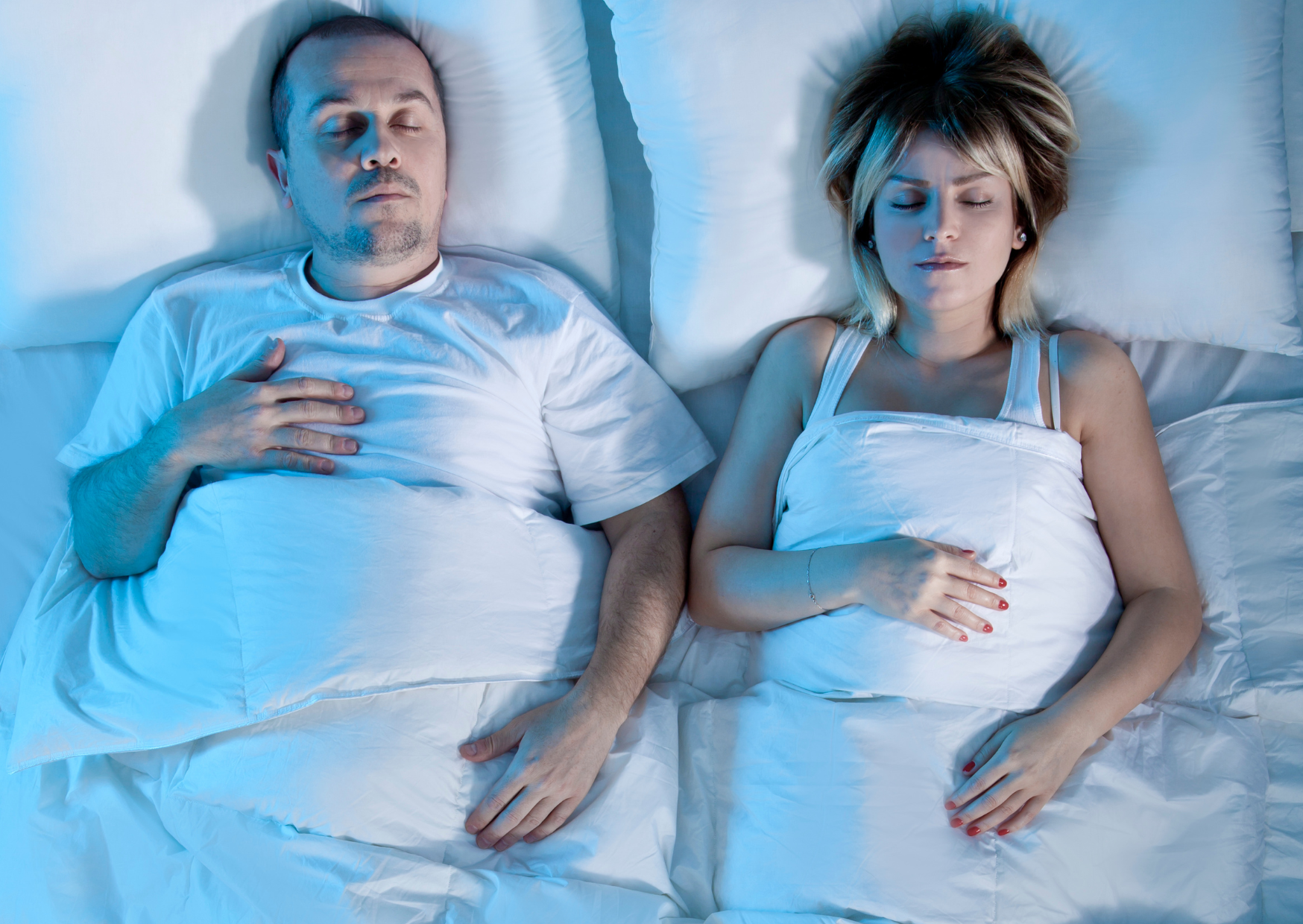 French Couples Do This in Bed Without Thinking: Americans Would Read It Completely Differently 2 The Bedroom Habit French Couples Have That Americans Don’t Understand