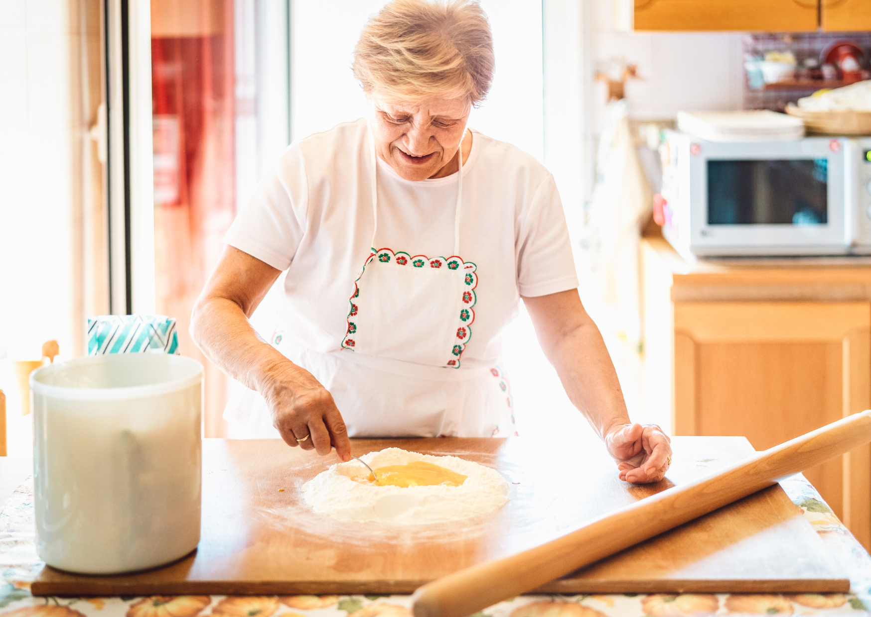 The Secret to Nonna’s Cooking Isn’t Ingredients: It’s Instinct 4 Why Italian Grandmothers Never Measure Ingredients 3