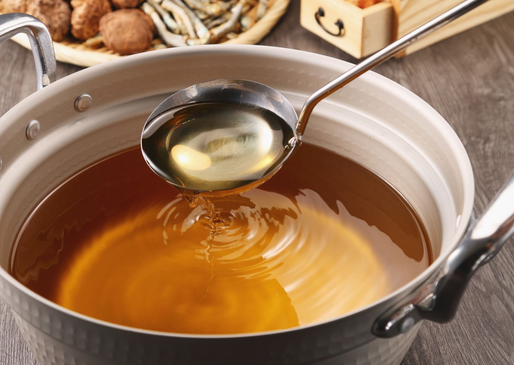 When Italians Get Sick, Grandmothers Make This Simple Soup 2 brodo di pollo 2