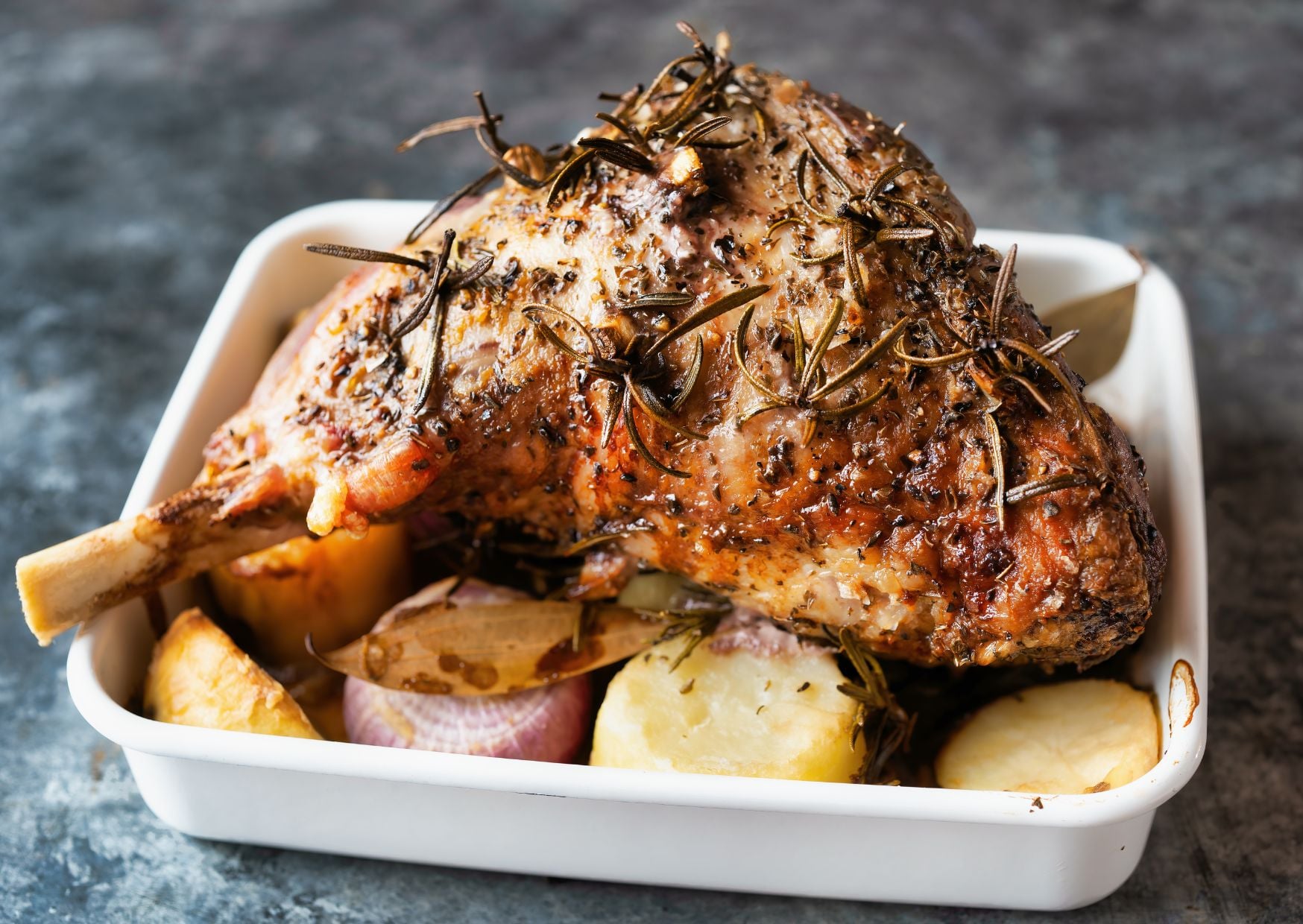 Stop Overcooking Lamb: How to Make Authentic Agnello al Forno With Rosemary and Potatoes 4 How To Make Agnello al Forno (Roast Lamb with Rosemary and Potatoes) - Recipe Guide
