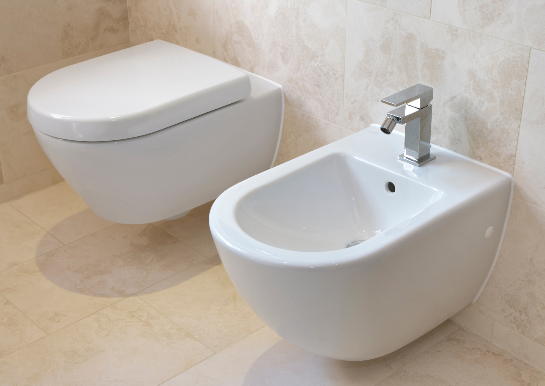 The 9 Bathroom Habits That Scream “American” in Europe 2 Bathroom Habits 2