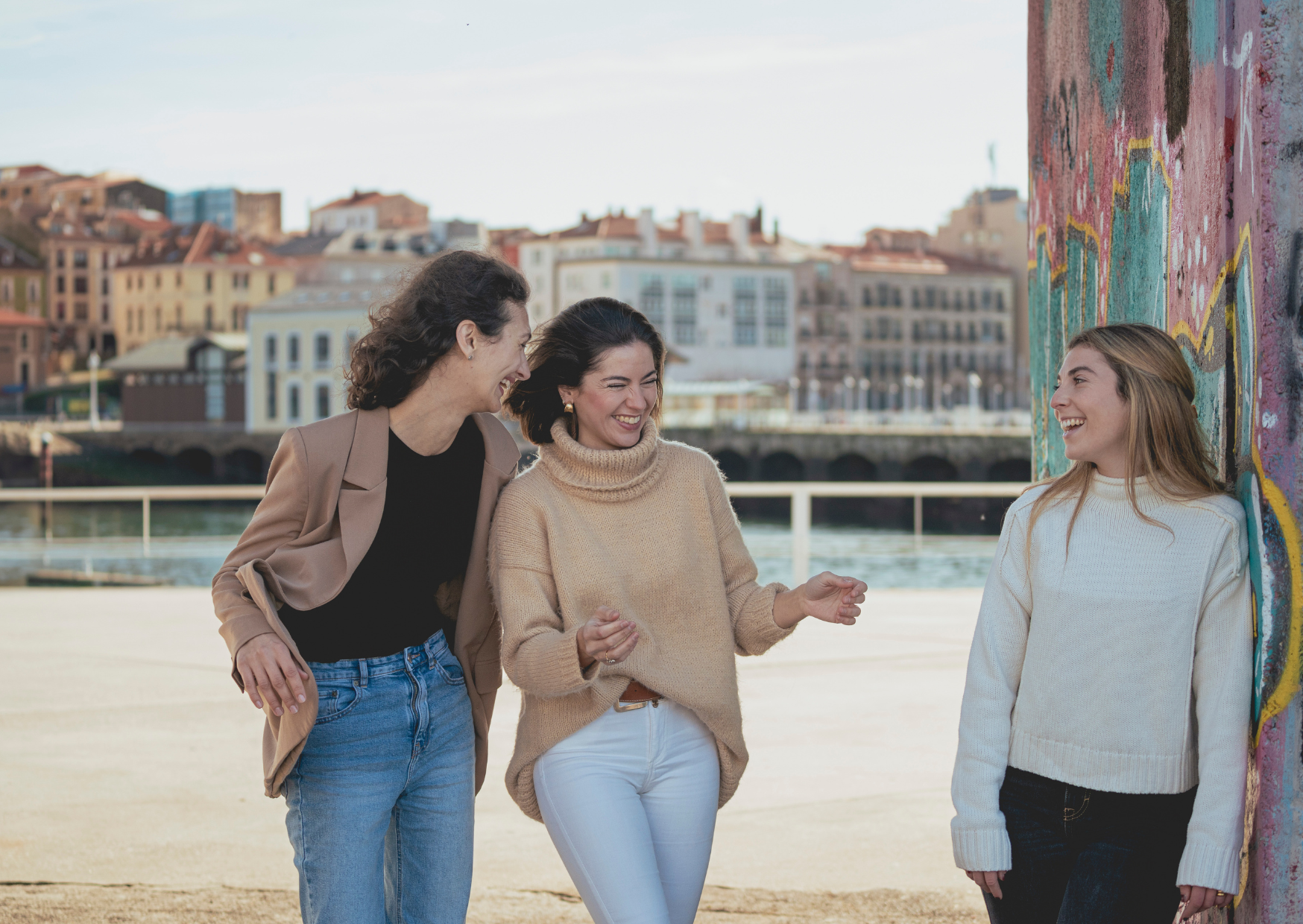 How Americans Offend Spaniards Without Realizing It: The Greeting Ritual Explained 5 Spanish Greeting Ritual Americans Always Get Wrong 5