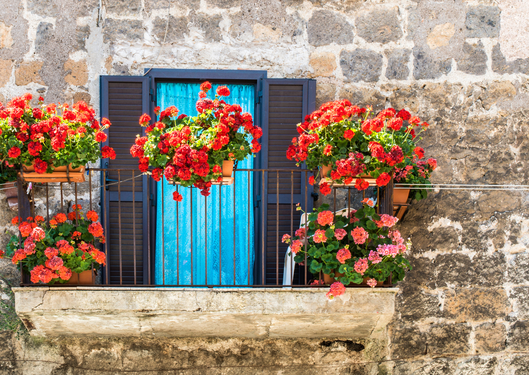 Americans Keep the Same Routine in 100°F Heat: Italians Think That Makes No Sense 3 Summer Adaptation Italians Make 3