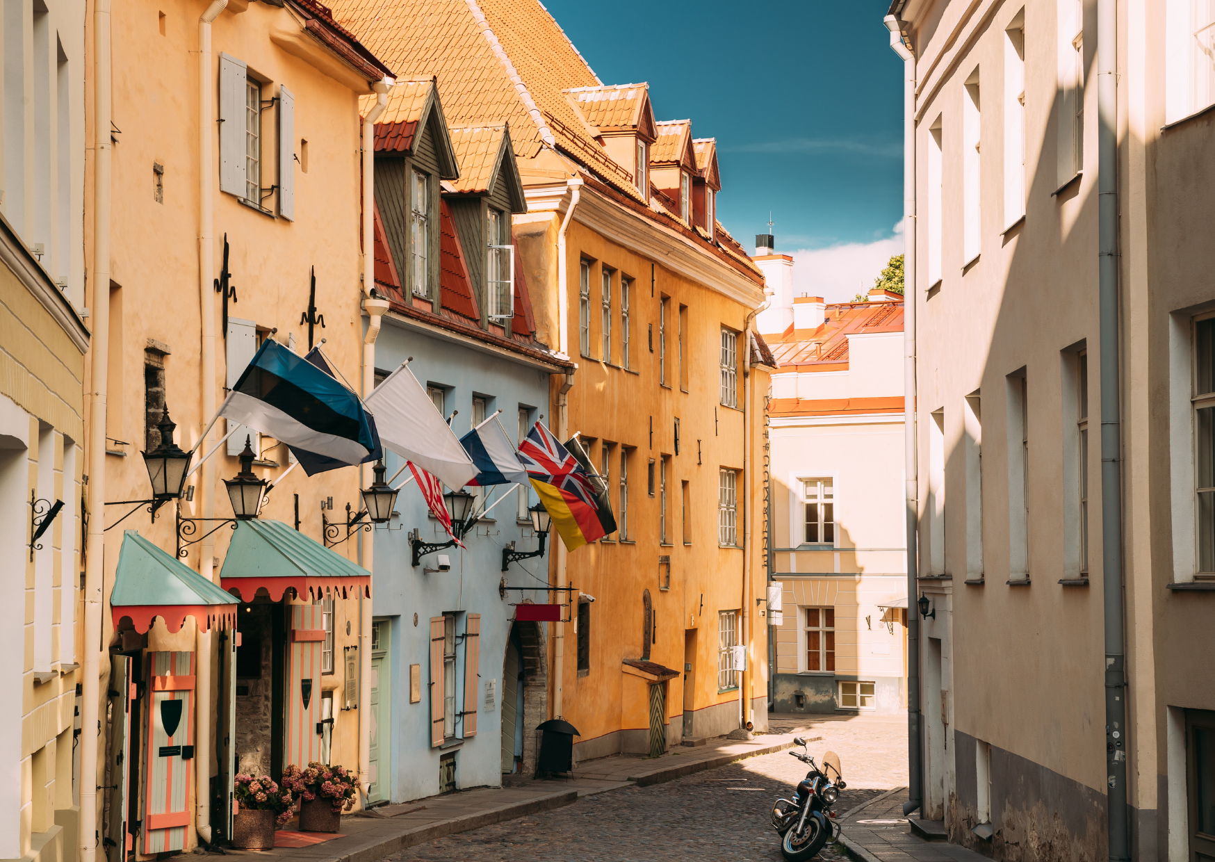 The Hidden Headaches of European Summer Travel (And How We Solved Them) 1 Airhub eSIM 7