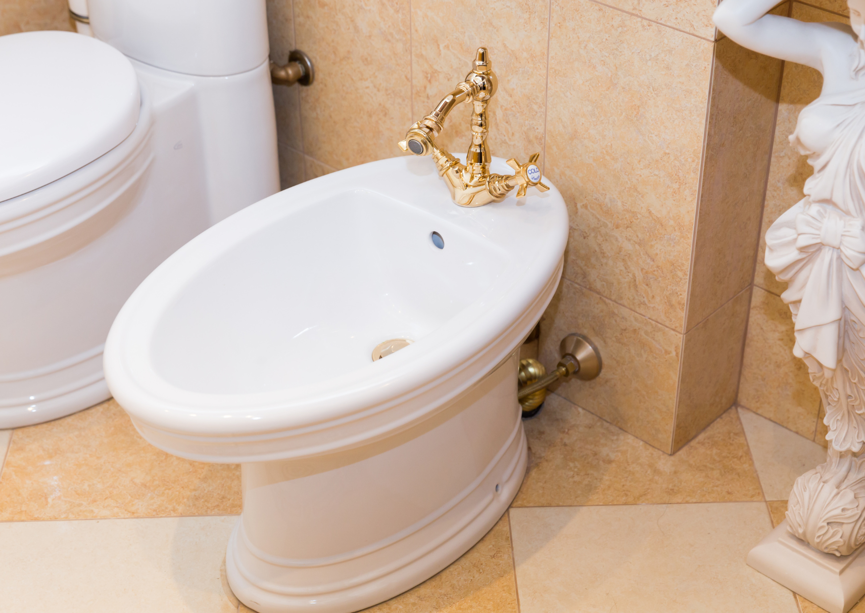 Bathroom Habit Spanish People Follow That Americans Find Deeply Revolting