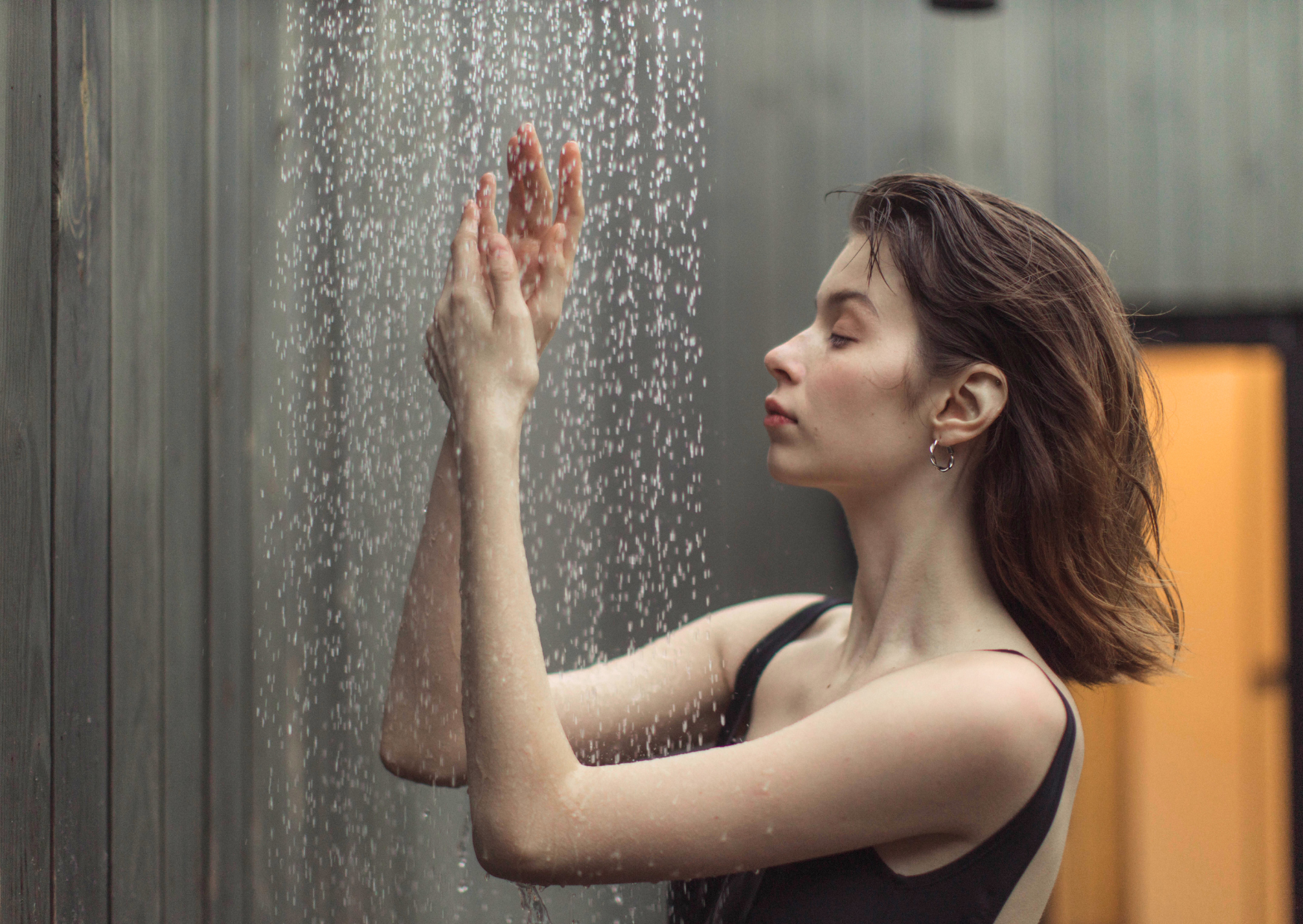 Spanish People Do These 9 Things in the Bathroom Without Thinking: Americans Are Horrified 7 Bathroom Habits Spanish People Have 2