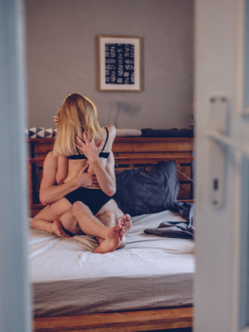 The Bedroom Habit French Couples Have That Americans Don’t Understand