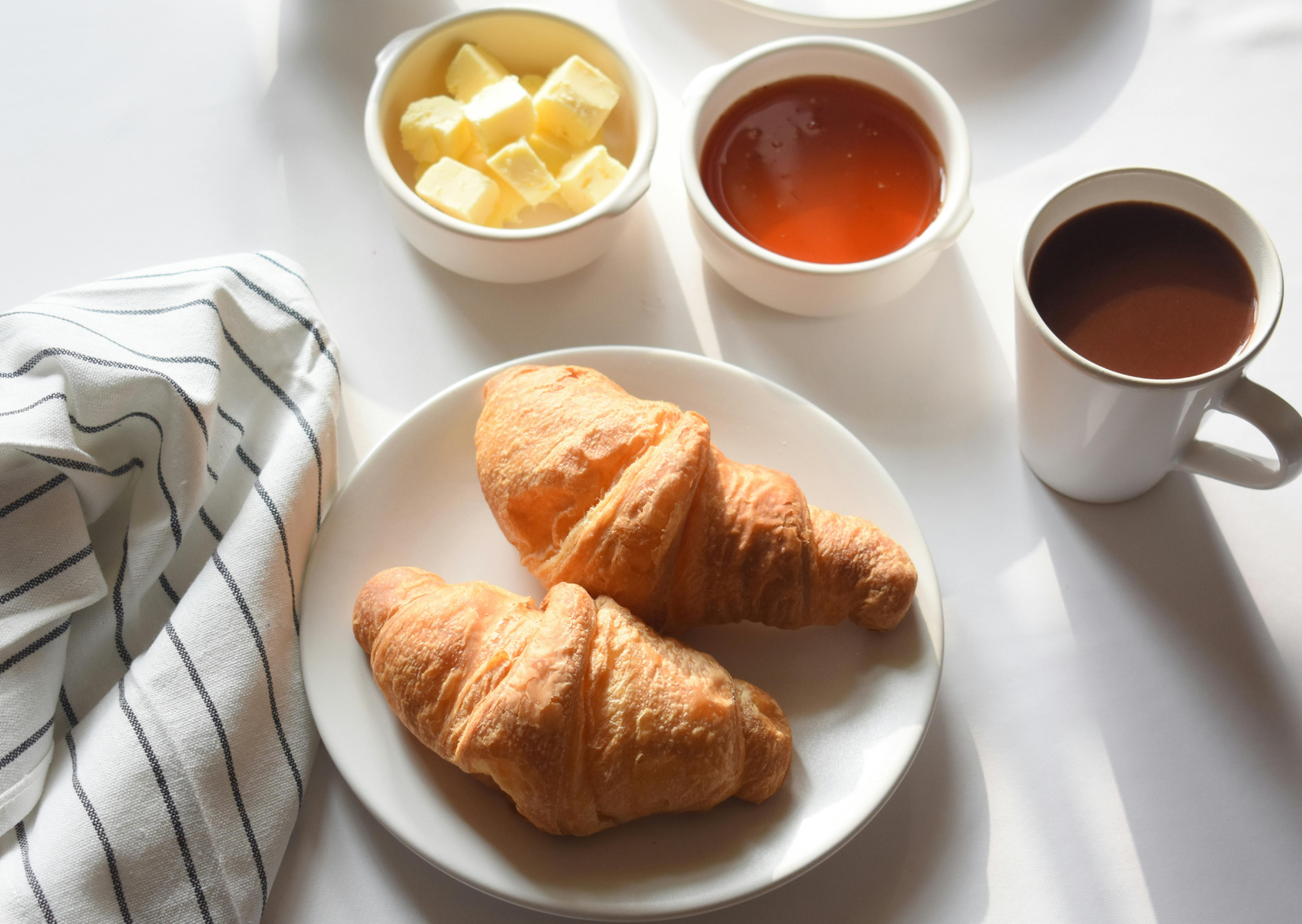 Americans Call This European Breakfast Habit Disgusting: Europeans Think It’s Normal 6 Breakfast Habit Europeans Follow 6