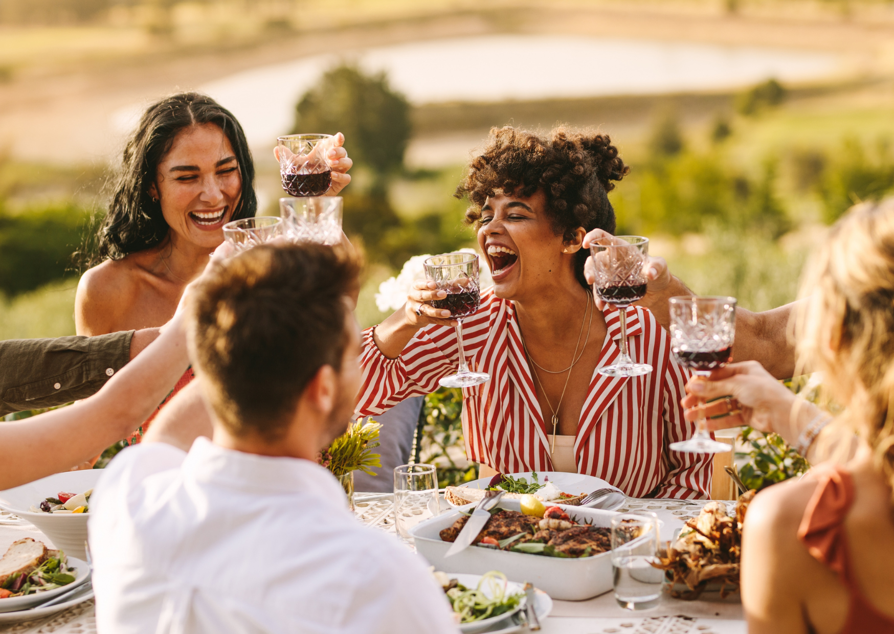 Why Americans Stick Out When Traveling (And How to Blend In Effortlessly) 1 European Drinking Rules That Would Scandalize American Parents 6