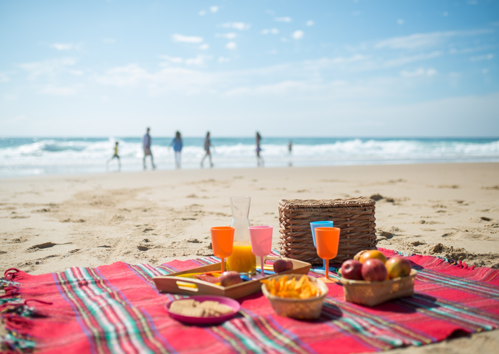 How Spanish Families Behave at Beaches vs American Family Boundaries 5 How Spanish Families Behave at Beaches 11