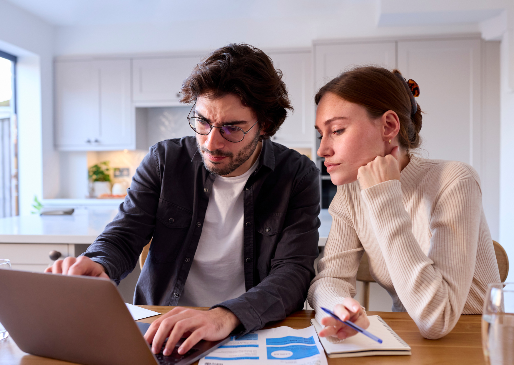 Why Italians Split Bills in Relationships (And Americans Find It Insulting) 1 Italian Couples Split Bills 4