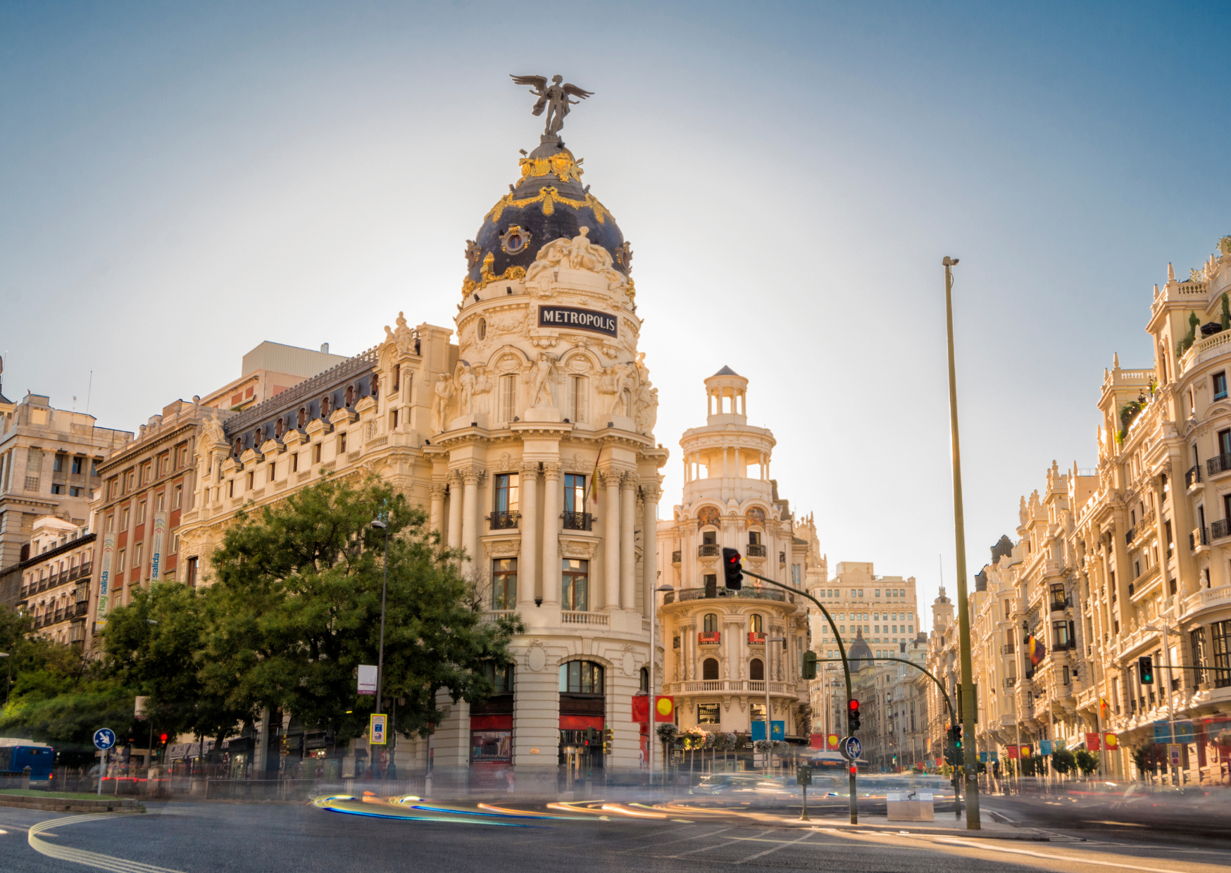 The Shocking Madrid Rent Gap: Why Tourists Pay €3,000 While Locals Pay €1000 5 Why Foreigners Pay