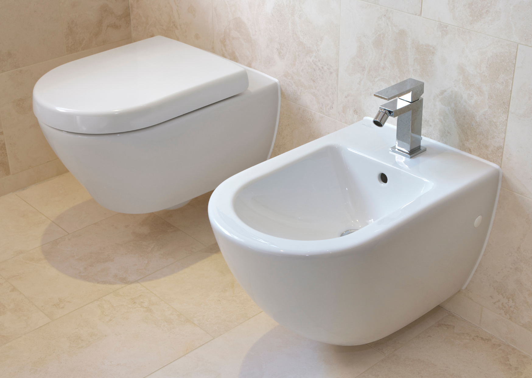 Bathroom Etiquette in Europe: What American Guests Need to Know 7 bathroom guests follow 2