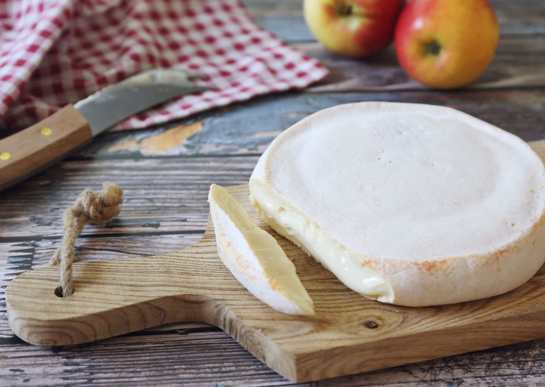 The Unpasteurized Cheese Europeans Love That's Illegal in American Stores 2 French Reblochon cheese