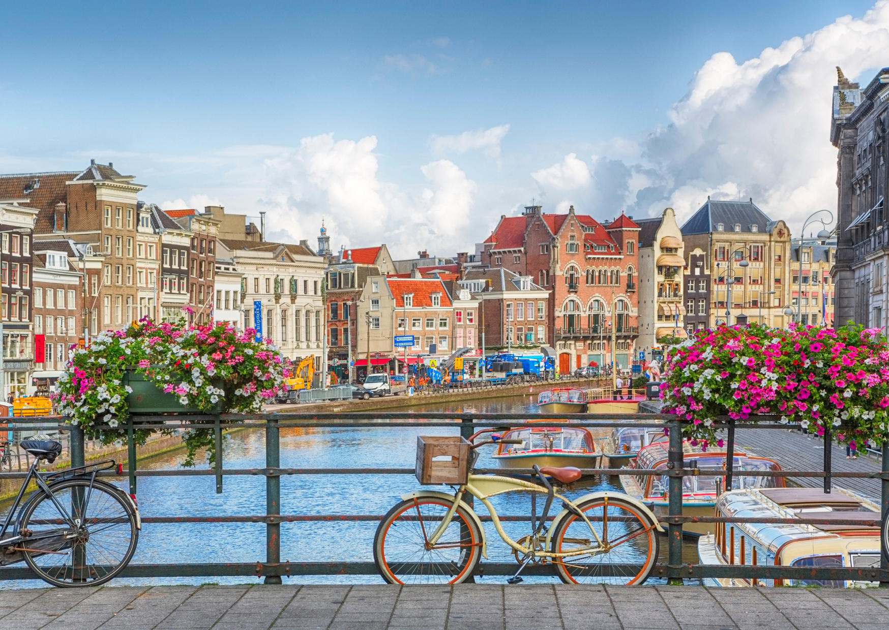 Your 90-Minute Layover Isn’t Enough at These European Airports: 7 European Airports Where Tight Layovers Can Ruin Your Trip 3 Photo Ban in Amsterdam 6