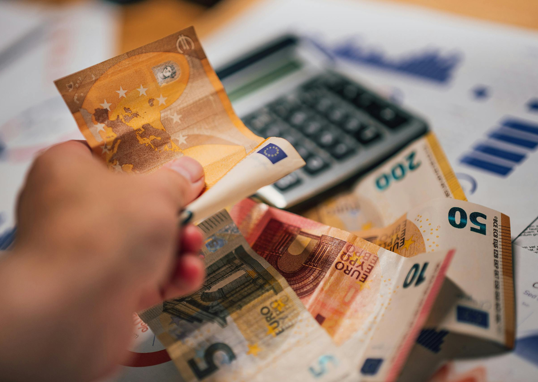 Why Wealthy Americans Are Quietly Shifting Money Into Portuguese Banks: The €100K Portugal Banking Move Nobody Talks About 1 Portuguese Bank Accounts