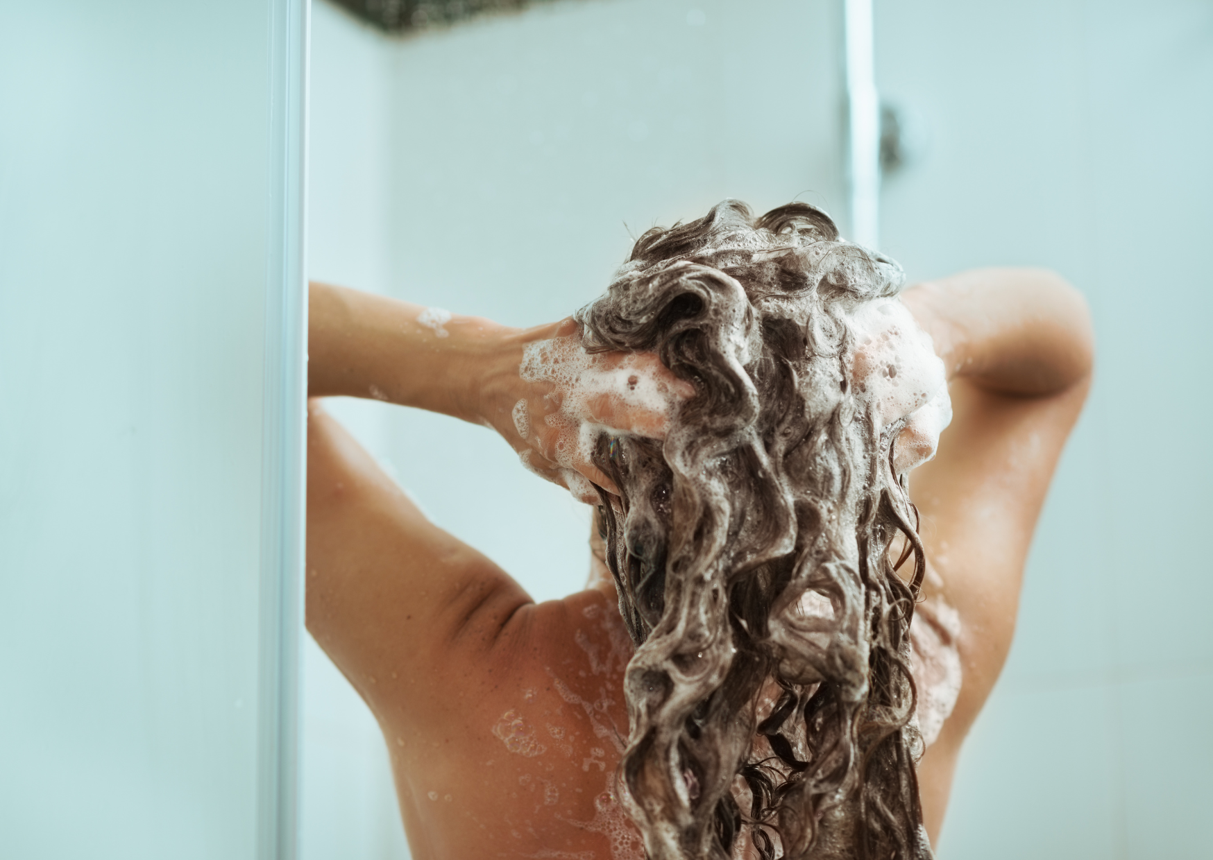 Why Europeans Shower This Way And Americans Can’t Understand It: European Shower Habits That Surprise American Visitors 1 Shower Habit Europeans Follow