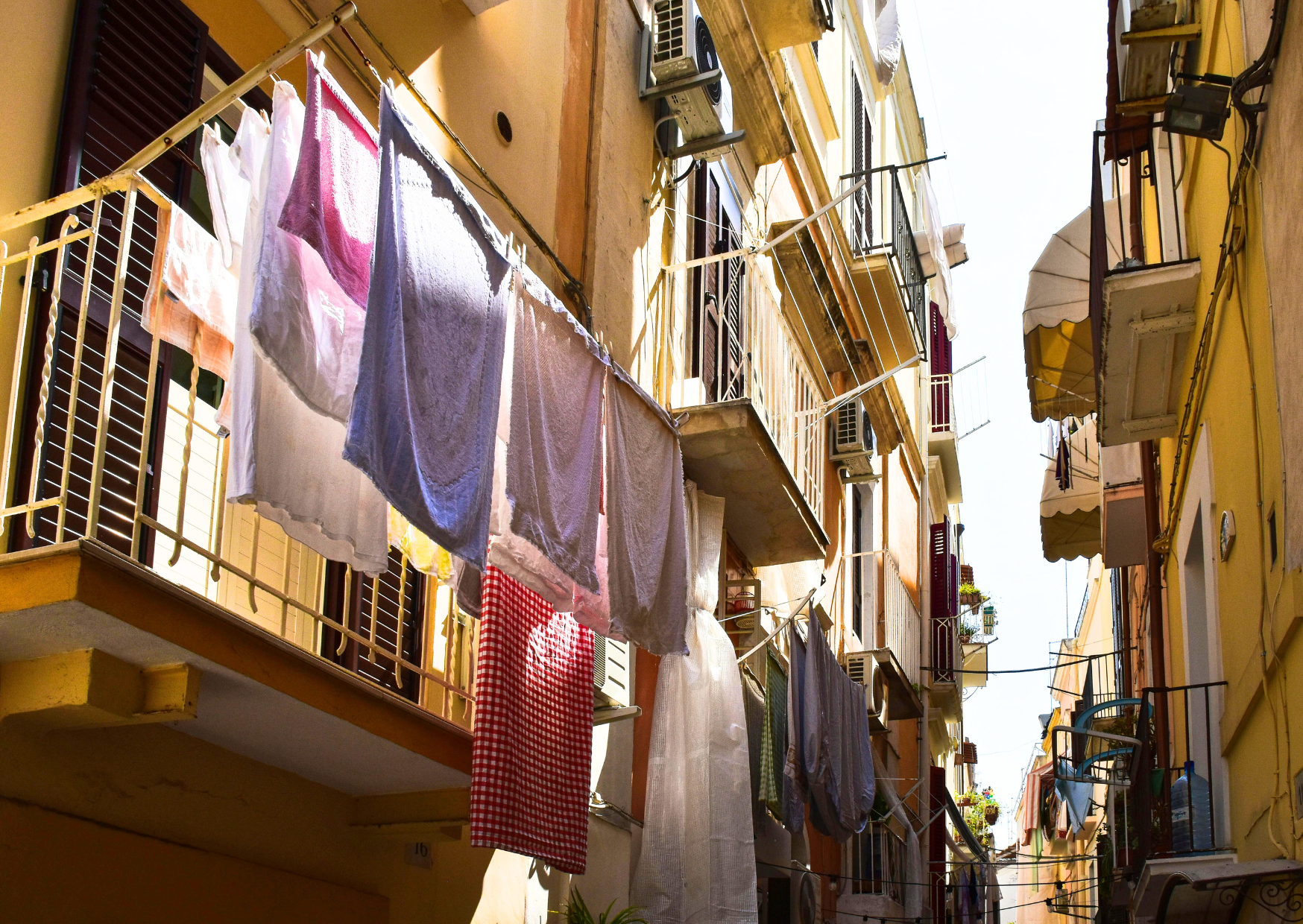 Why Italians Hang Laundry Outside in Winter While Americans Use Dryers 4 Why Italians Hang Laundry Outside in Winter 4
