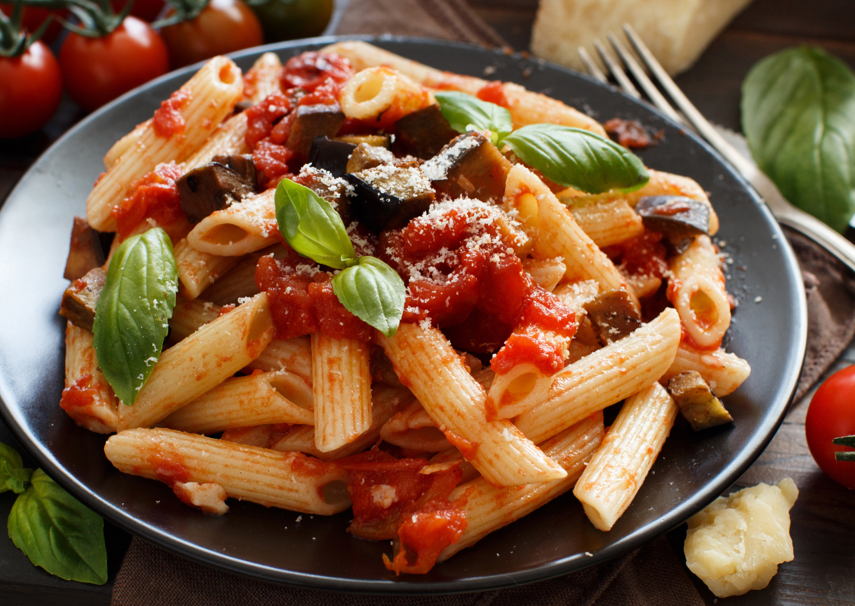The Secret Sauce Ingredient Sicilian Nonnas Use That Americans Avoid: Why Sicilian Nonnas Put a Lemon Leaf in Tomato Sauce 5 sicilian sauce 3