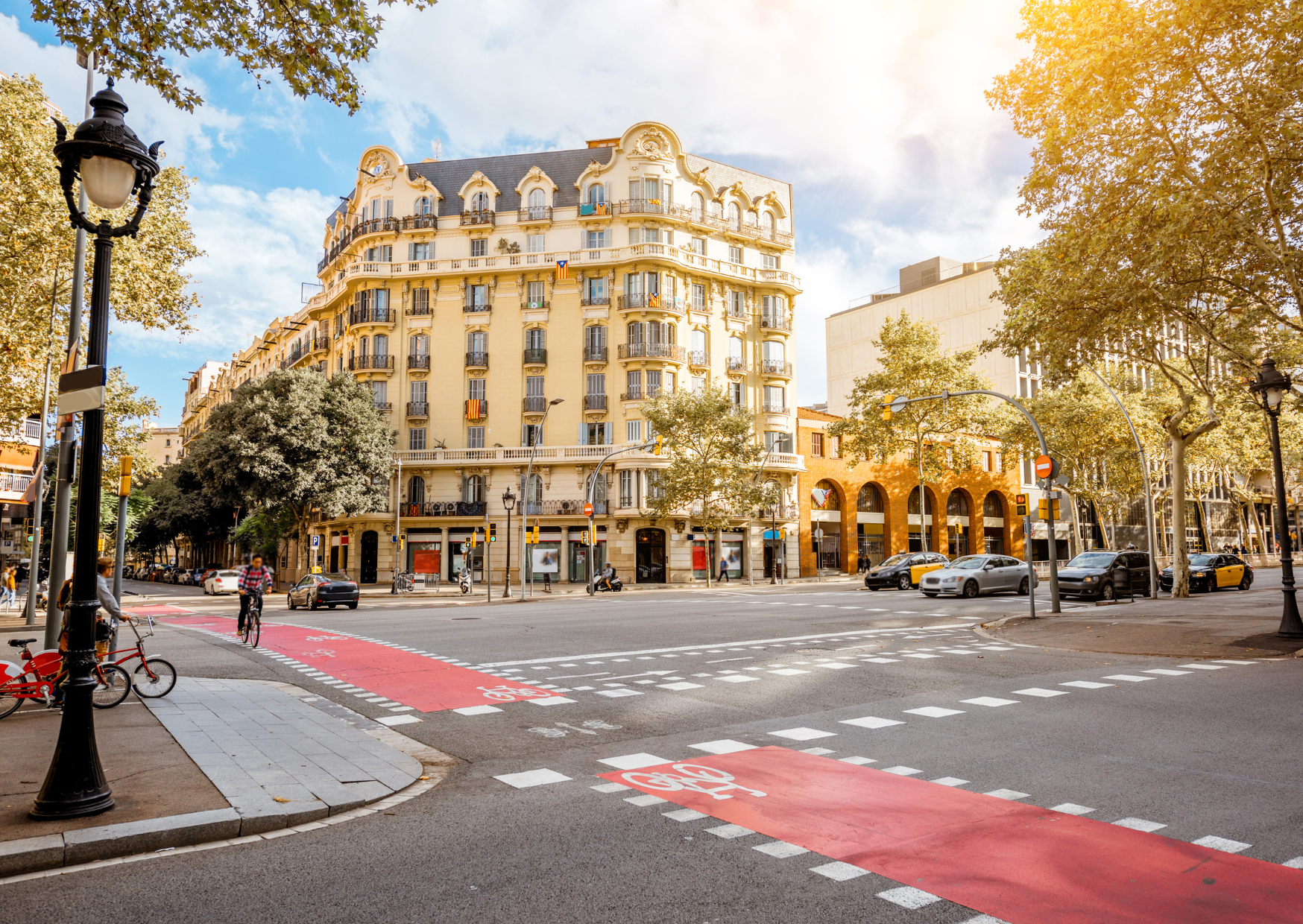 Why Americans Get Arrested for Walking on This Side of Barcelona Streets 3 Barcelona 3