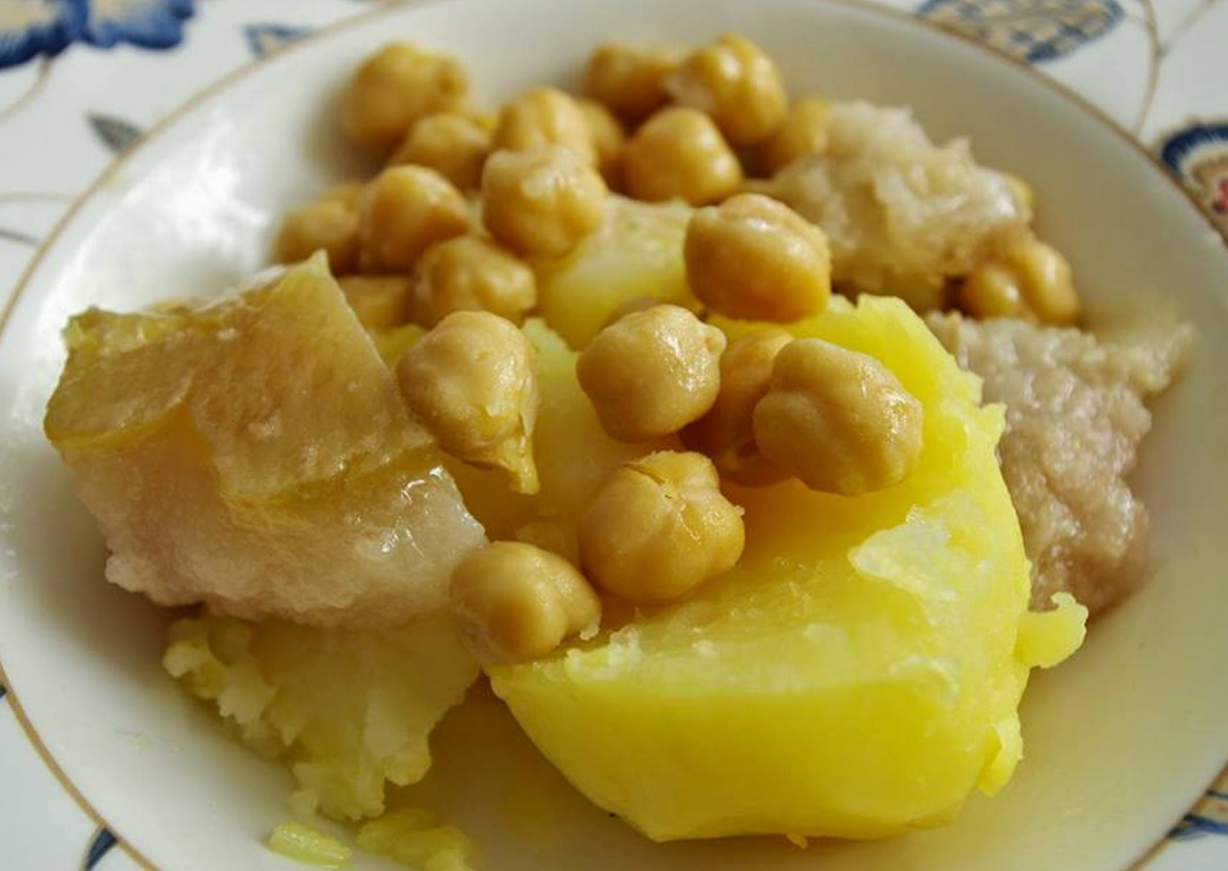This Spanish Stew Feeds Families for Days, Not Just Dinner 2 Cocido Madrileno