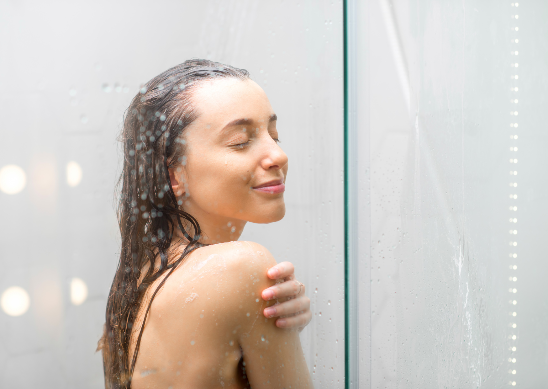The Everyday European Habit Americans Never Do And Locals Secretly Judge Them For It 1 Europeans showering 3