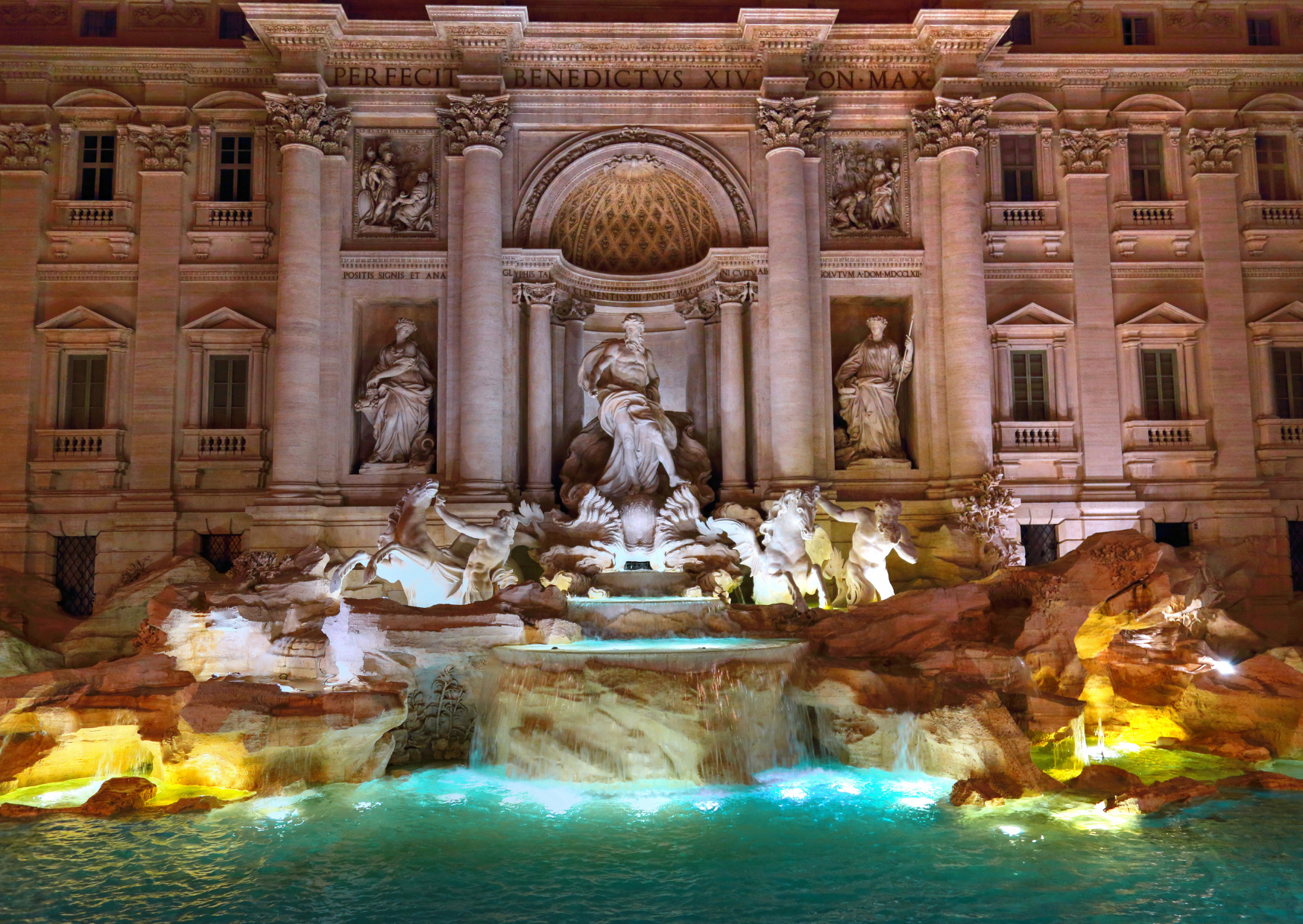 The Rome Fountain Photo Angle That Just Became a €5000 Criminal Offense 5 Rome Fountain Photo Angle 2