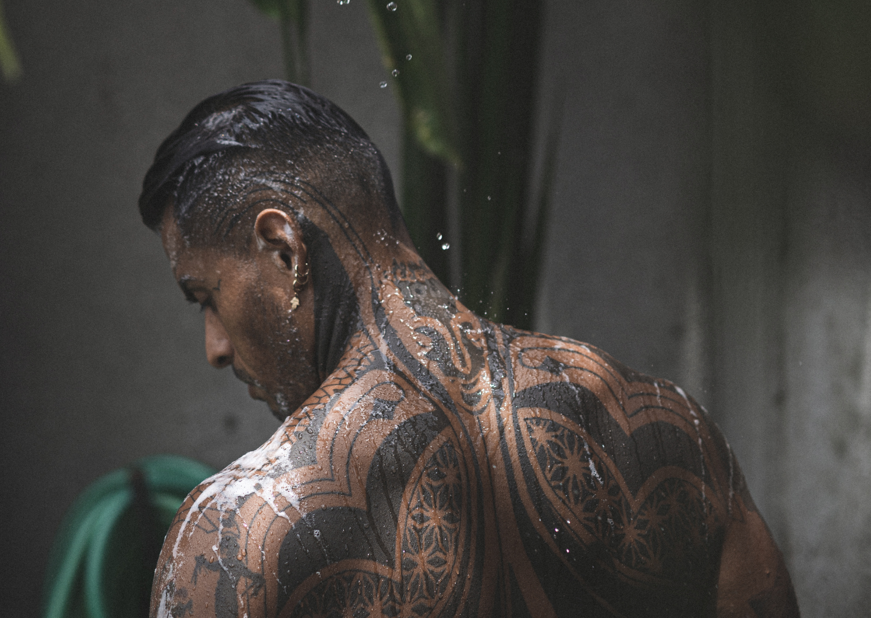 The Shower Habit Europeans Have That Leaves Americans Completely Bewildered: Americans Think This Is Bad Hygiene. Europeans Completely Disagree 3 Shower Habit Europeans Have 4