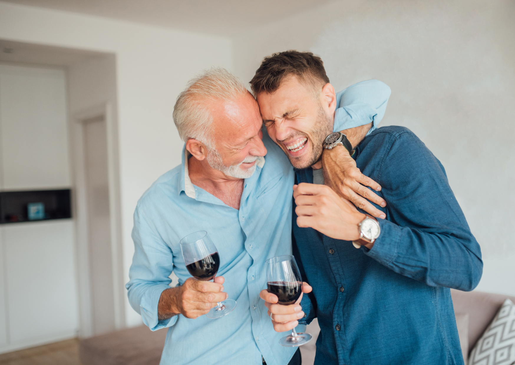 Why Spanish Men Kiss Male Friends While American Men Can’t Even Hug 3 Spanish Men Kiss Male Friends 6