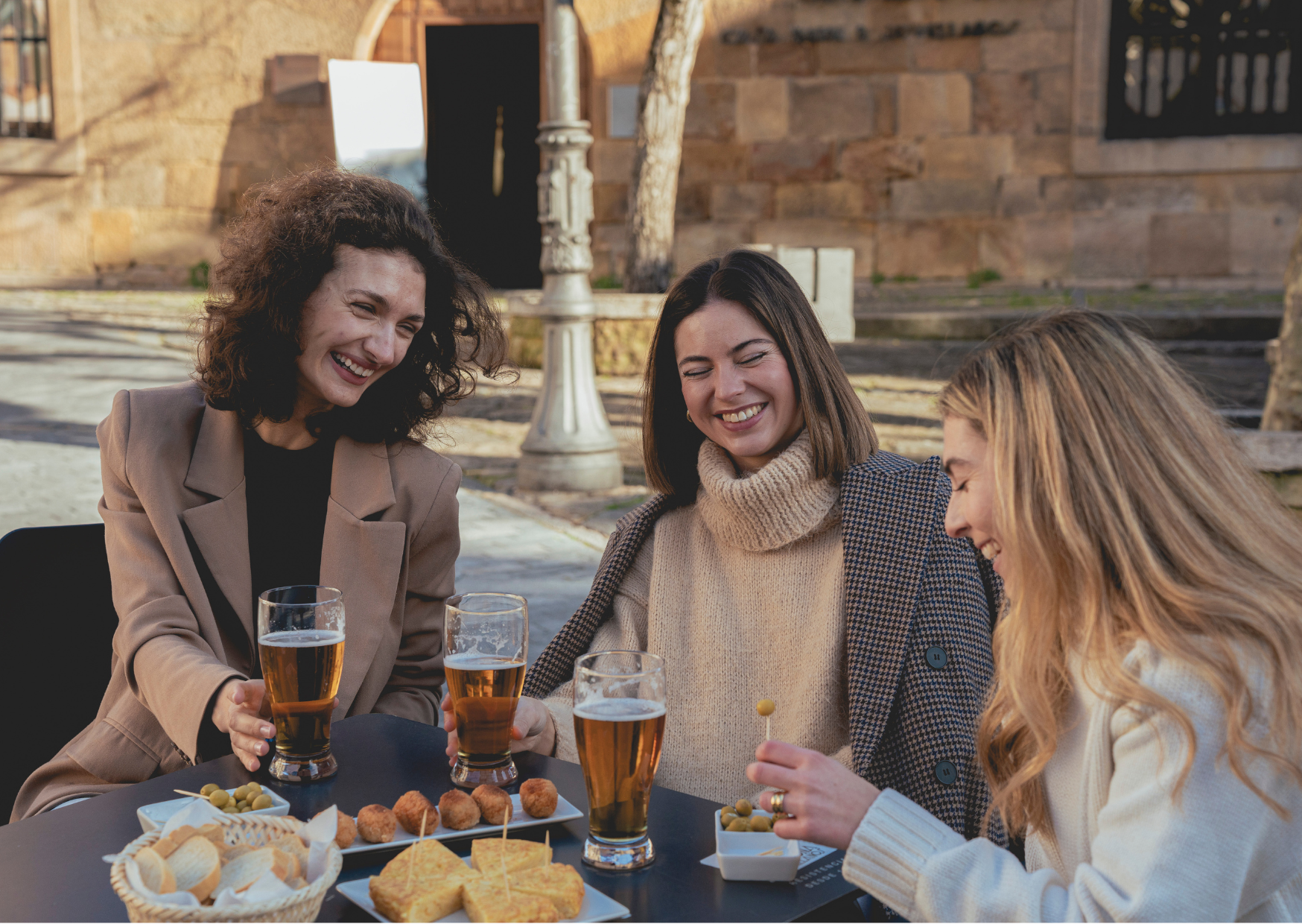 What Europeans Really Think When Americans Smile Too Much: The European Social Rule Americans Learn Too Late 1 american grin 2