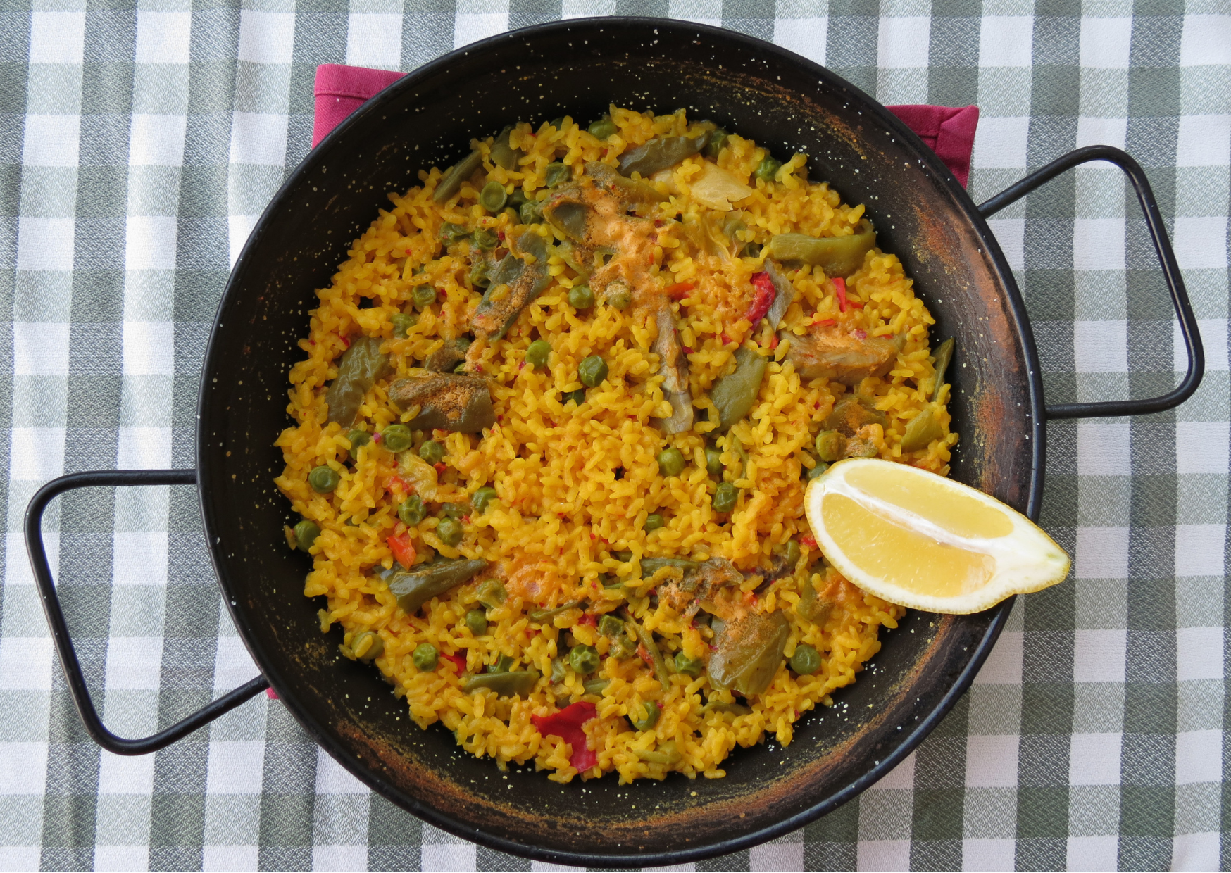 The Secret 300-Year-Old Paella Recipe Locals in Valencia Refuse to Share 6 paella valenciana 3