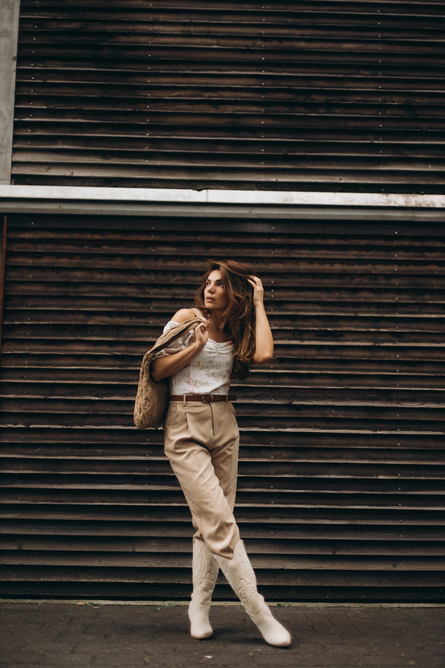 5 Things French Women Never Wear That American Women Consider Everyday Essentials 8 pexels photo 29234827 scaled