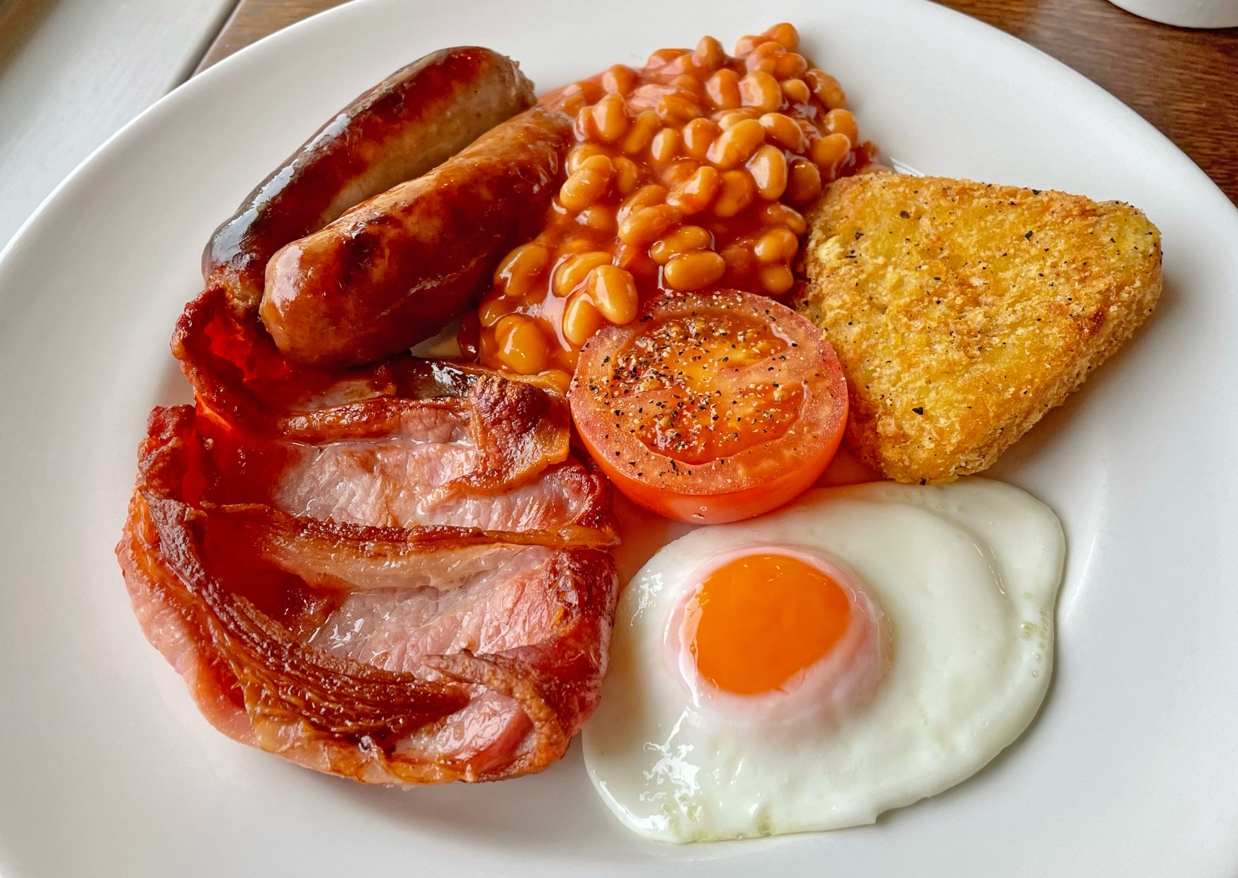The Full English Breakfast Looks Unhealthy Until You Compare It With an American Breakfast 5 Proper English Breakfast
