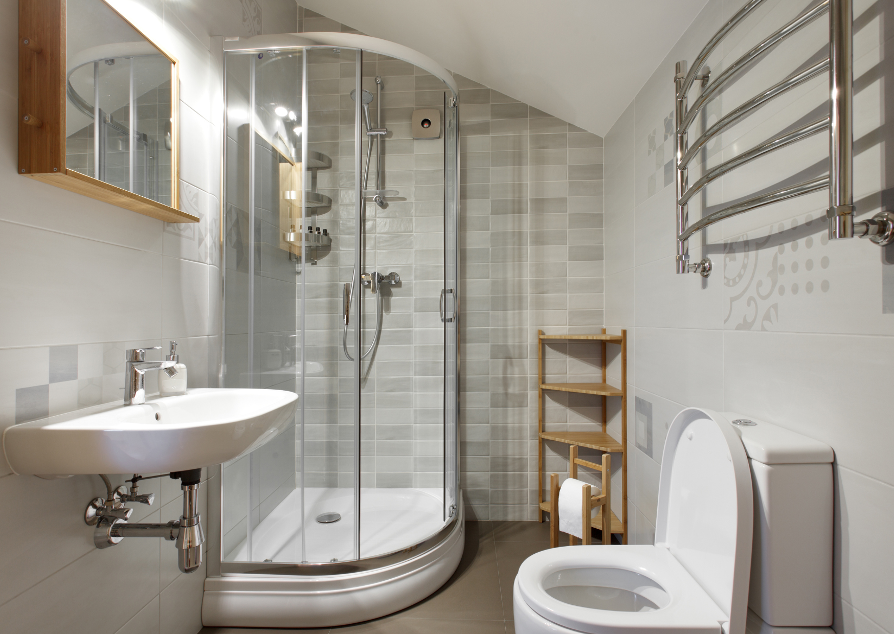 Why Spanish Bathrooms Have No Shower Curtains and Floors Stay Dry 6 Spanish Bathrooms 2