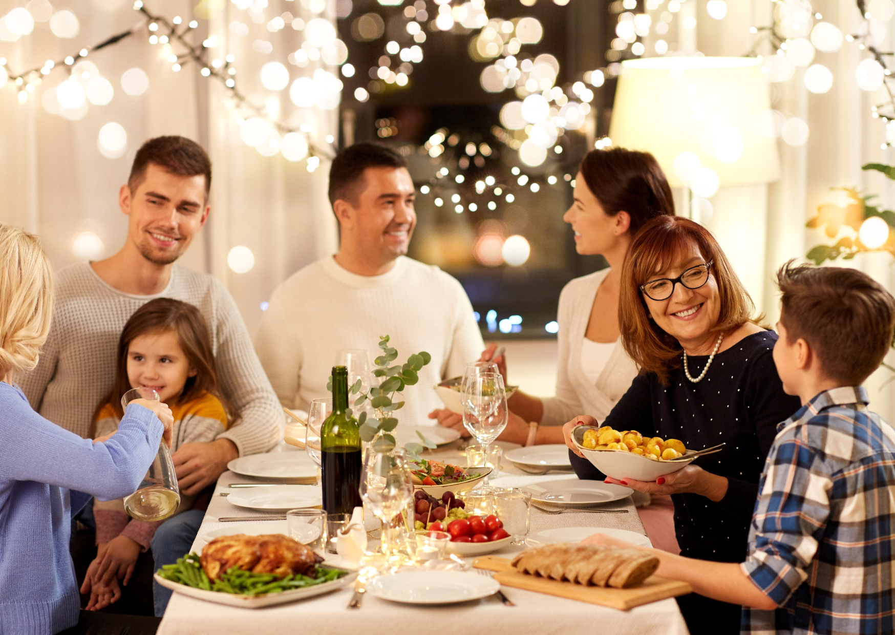 Why Arriving On Time to a Spanish Dinner Party Makes You the Rude One 4 Spanish parties 2