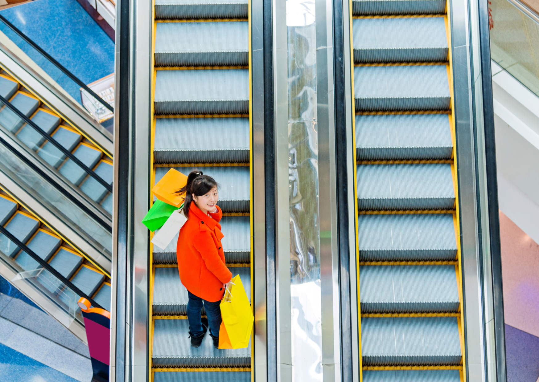 Why Standing on the Left Side of Escalators Gets Americans Shoved in London 5 elevator 7