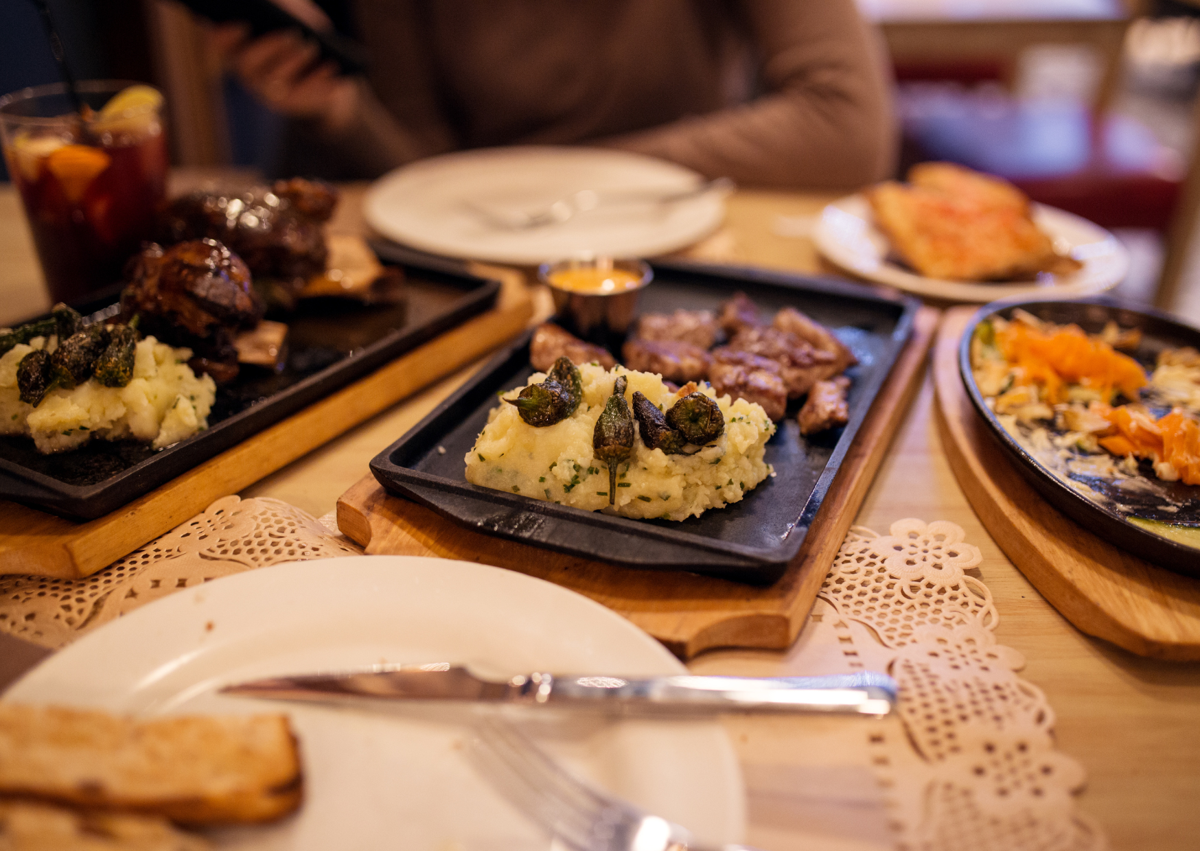 Why Eating Late in Spain Boosts Longevity (Even Though Americans Say It Shouldn’t) 5 late dinners in Spain 3